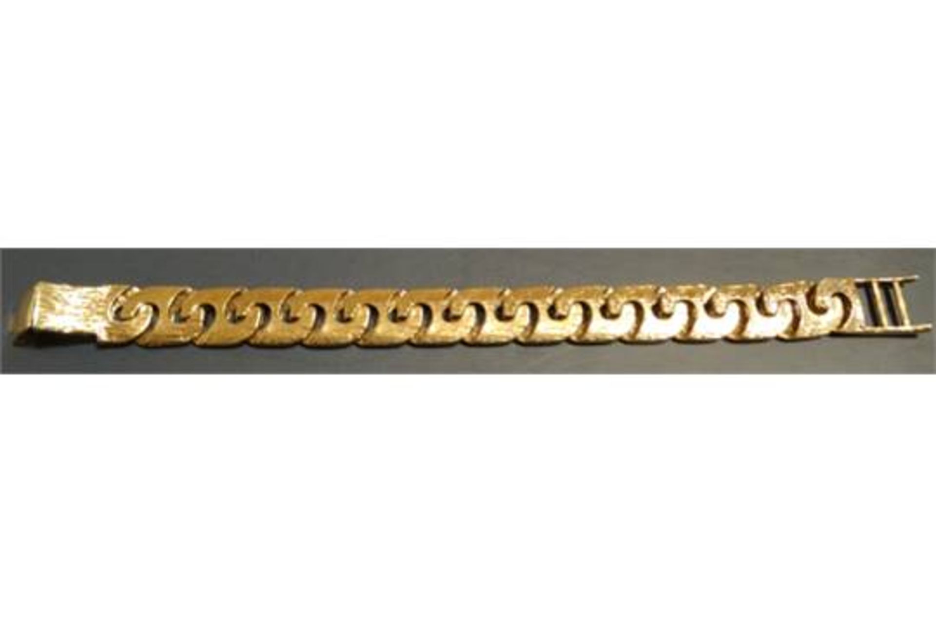 9 Carat Yellow Gold 9.5 Inch, Chunky Chased Link Bracelet with Spade Clasp. Weighing 88.54G. Comes