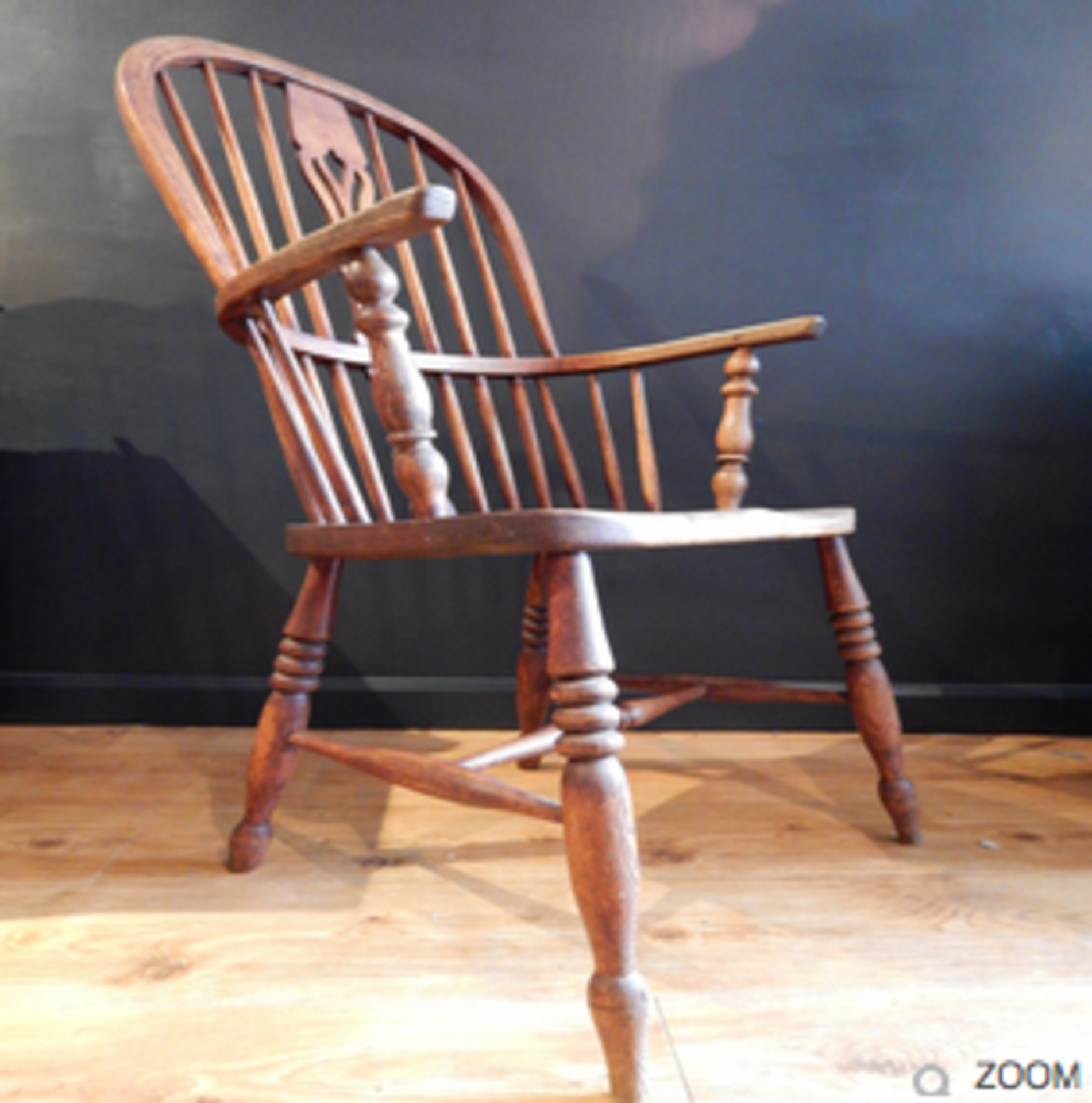 Great Windsor With Nice Height to the seat / legs and original finish - Image 4 of 6