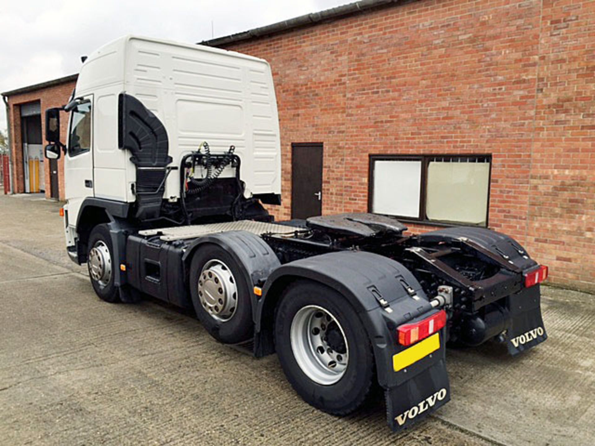 2006 (06) Volvo FM13-440 Globetrotter 6x2 - Image 2 of 5