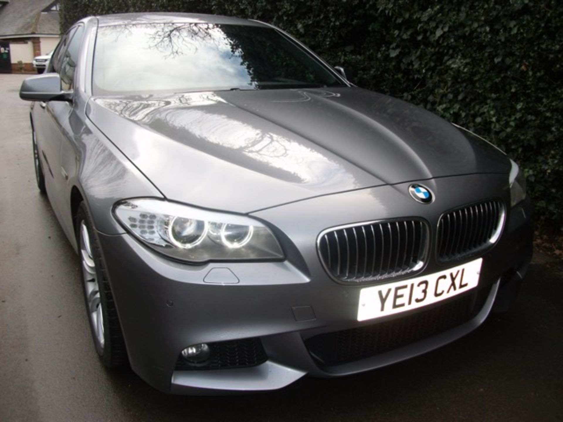 2013 13 reg... reg date 30/05/2013  BMW 5 SERIES 530d M SPORT [258] - Image 3 of 13