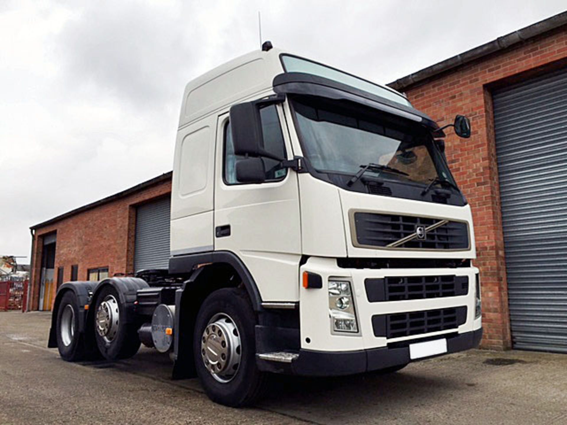 2006 (06) Volvo FM13-440 Globetrotter 6x2 - Image 4 of 5