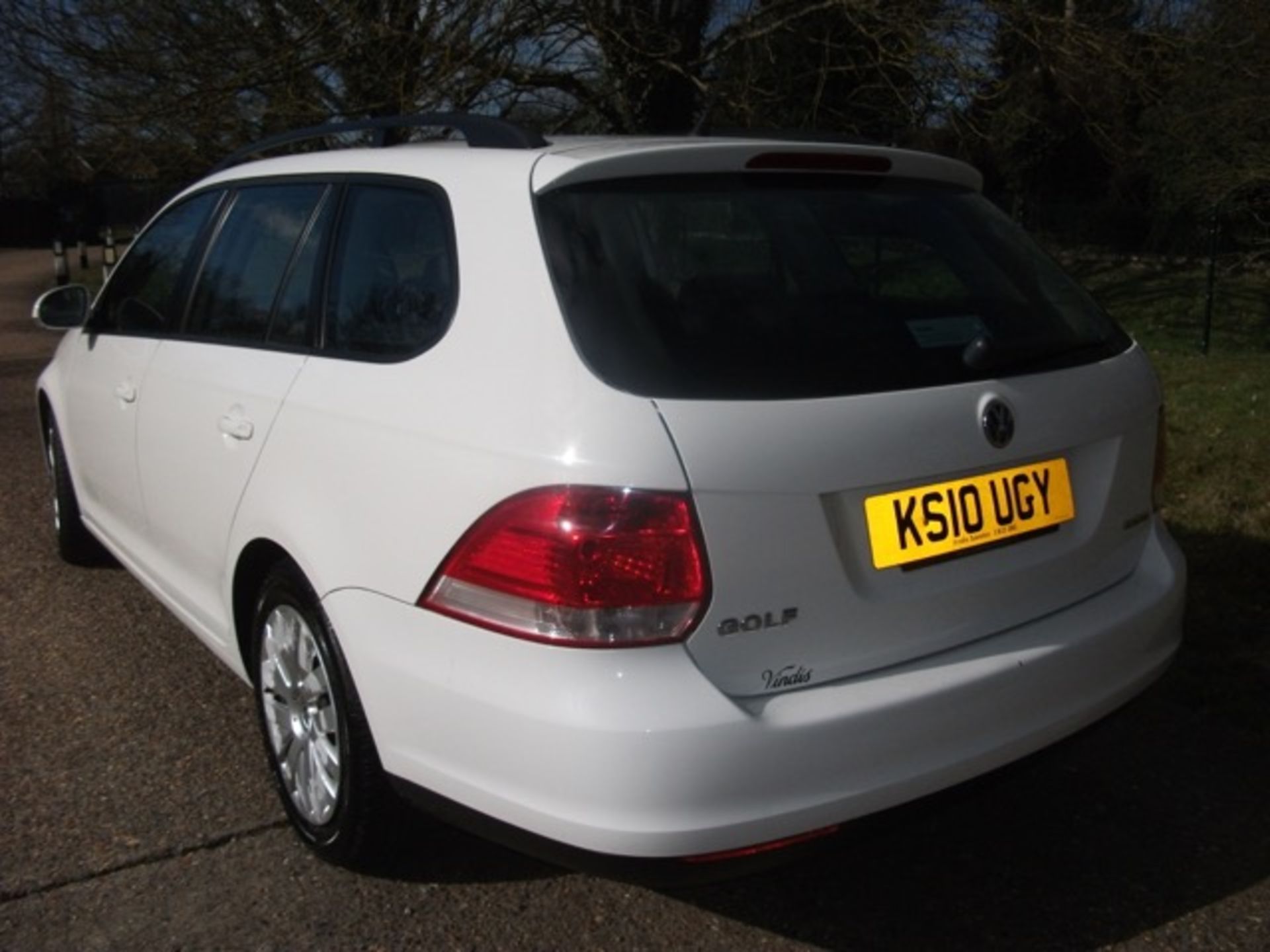 VW GOLF ESTATE 1.9 BLUE MOTION TDI DPF 5 DOOR ESTATE - Image 10 of 17