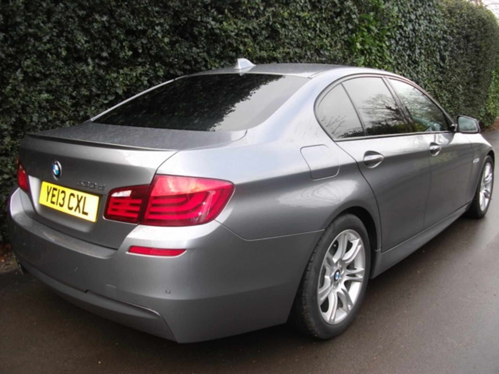 2013 13 reg... reg date 30/05/2013  BMW 5 SERIES 530d M SPORT [258] - Image 7 of 13