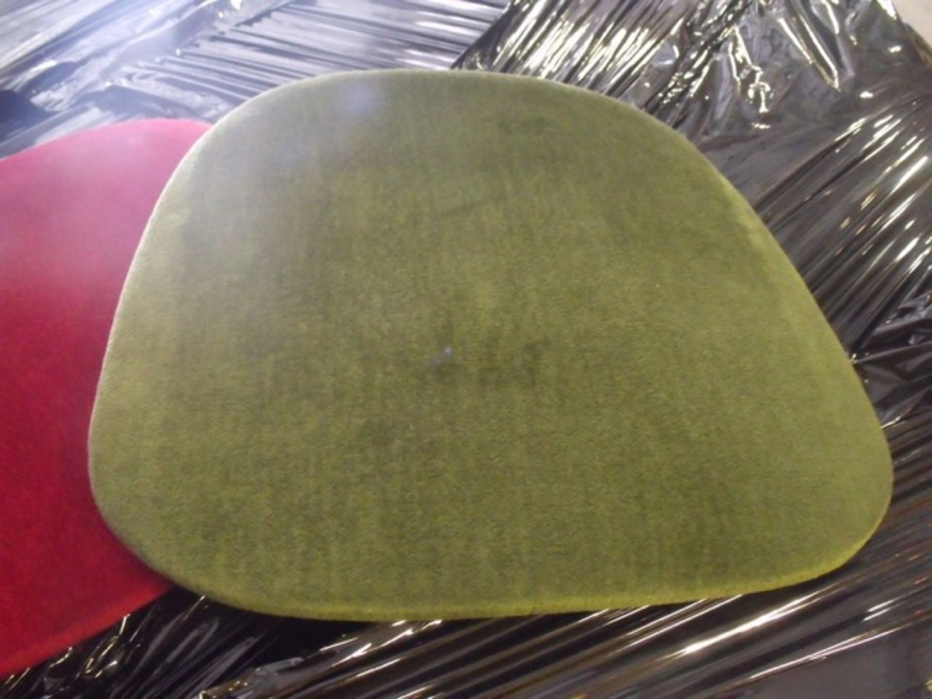 100 x used green velcro seat pads
to fit either the chivari or cheltenham style chair in previous