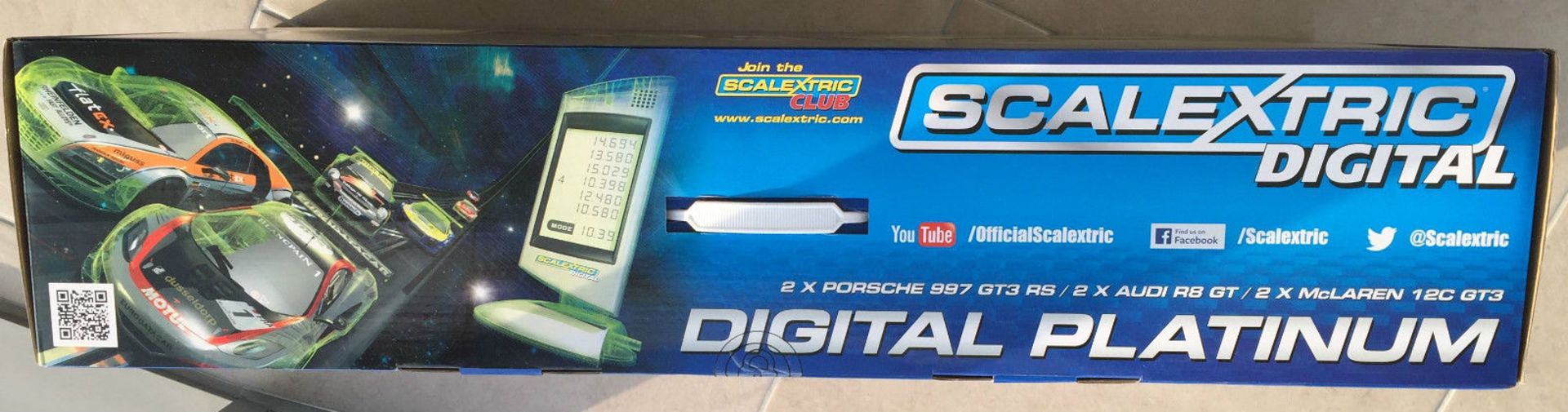Scalextric Digital Platinum
1:32 Scale
6 cars included
New unused unopened - Image 7 of 9