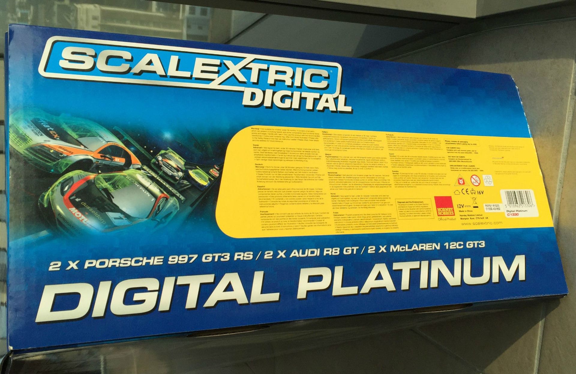 Scalextric Digital Platinum
1:32 Scale
6 cars included
New unused unopened - Image 5 of 9