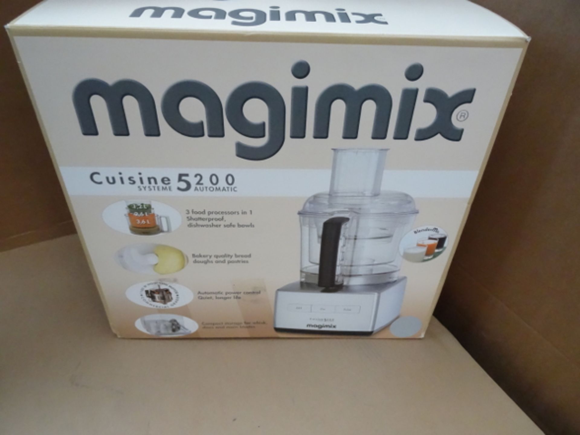 1 x Magimix 5200 Food Processor. The food processor of choice for top chefs, food writers and