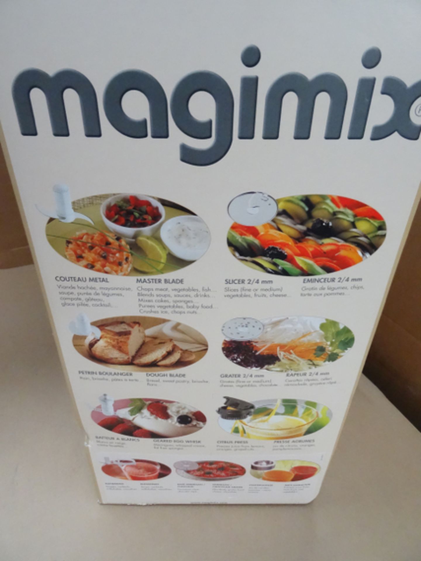 1 x Magimix 5200 Food Processor. The food processor of choice for top chefs, food writers and - Image 2 of 3