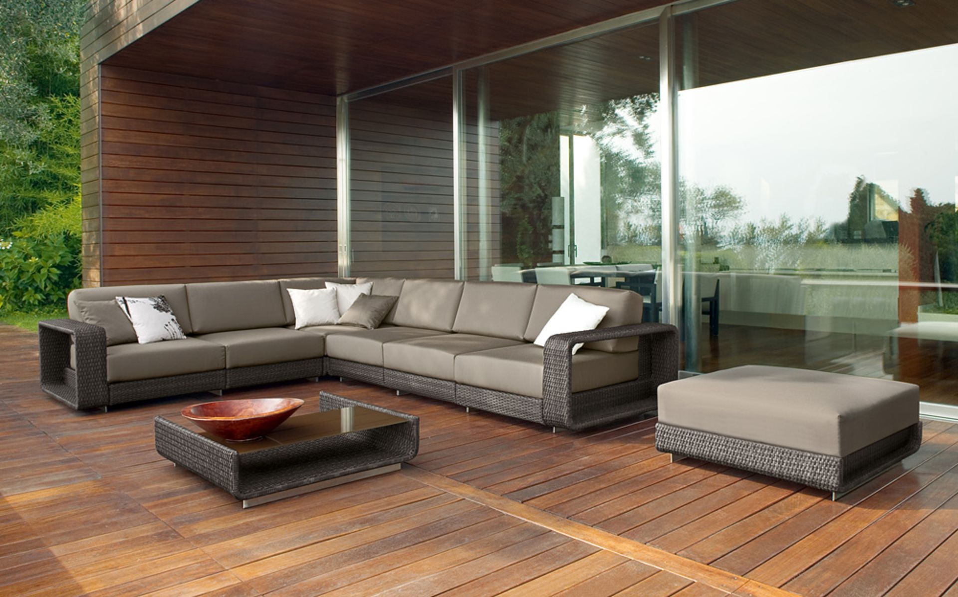 This stunning premium full sized 8 piece elegant brown sectional rattan corner sofa set brings - Image 5 of 5