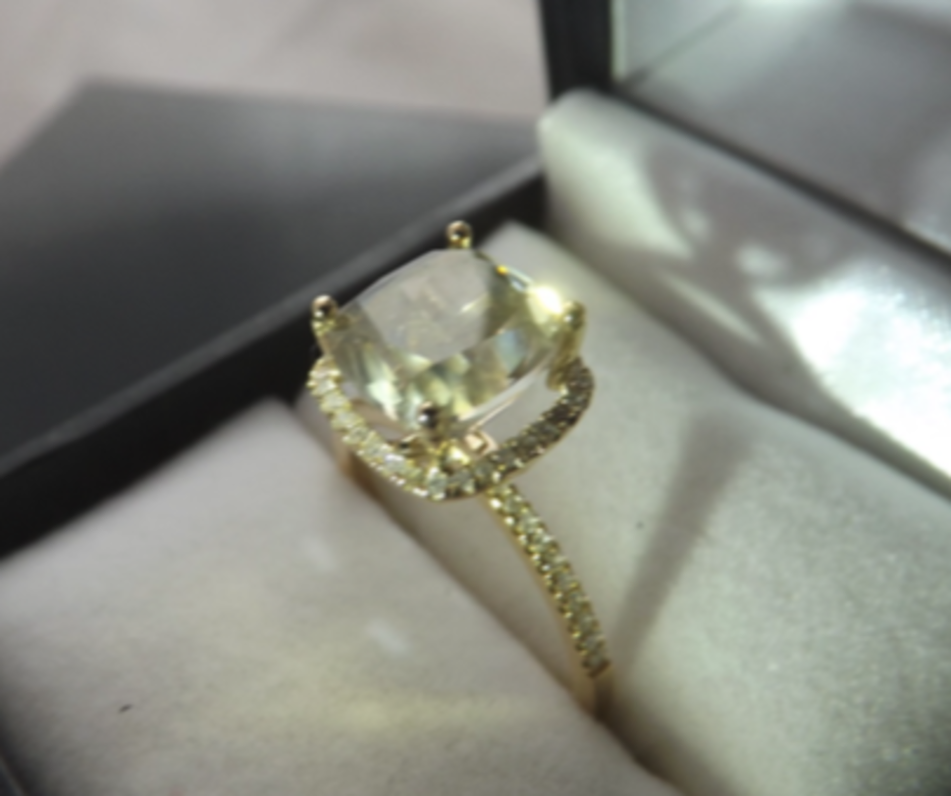 4.5ct Brilliant Cut Diamond Ring set in a 10k Yellow Gold Band. - Image 4 of 4