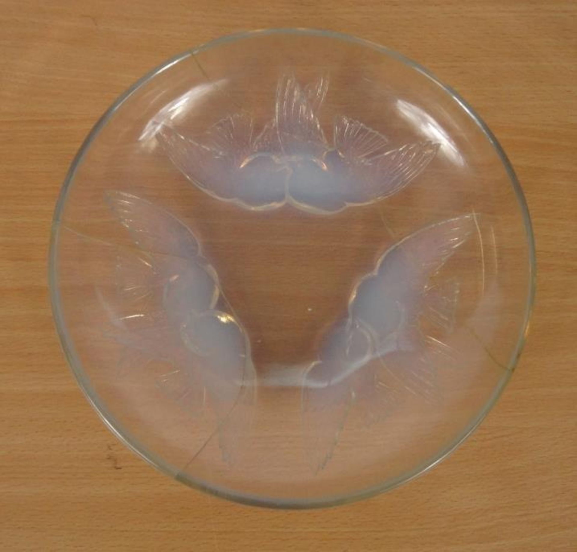 R Lalique opalescent glass bowl moulded with birds
a/f