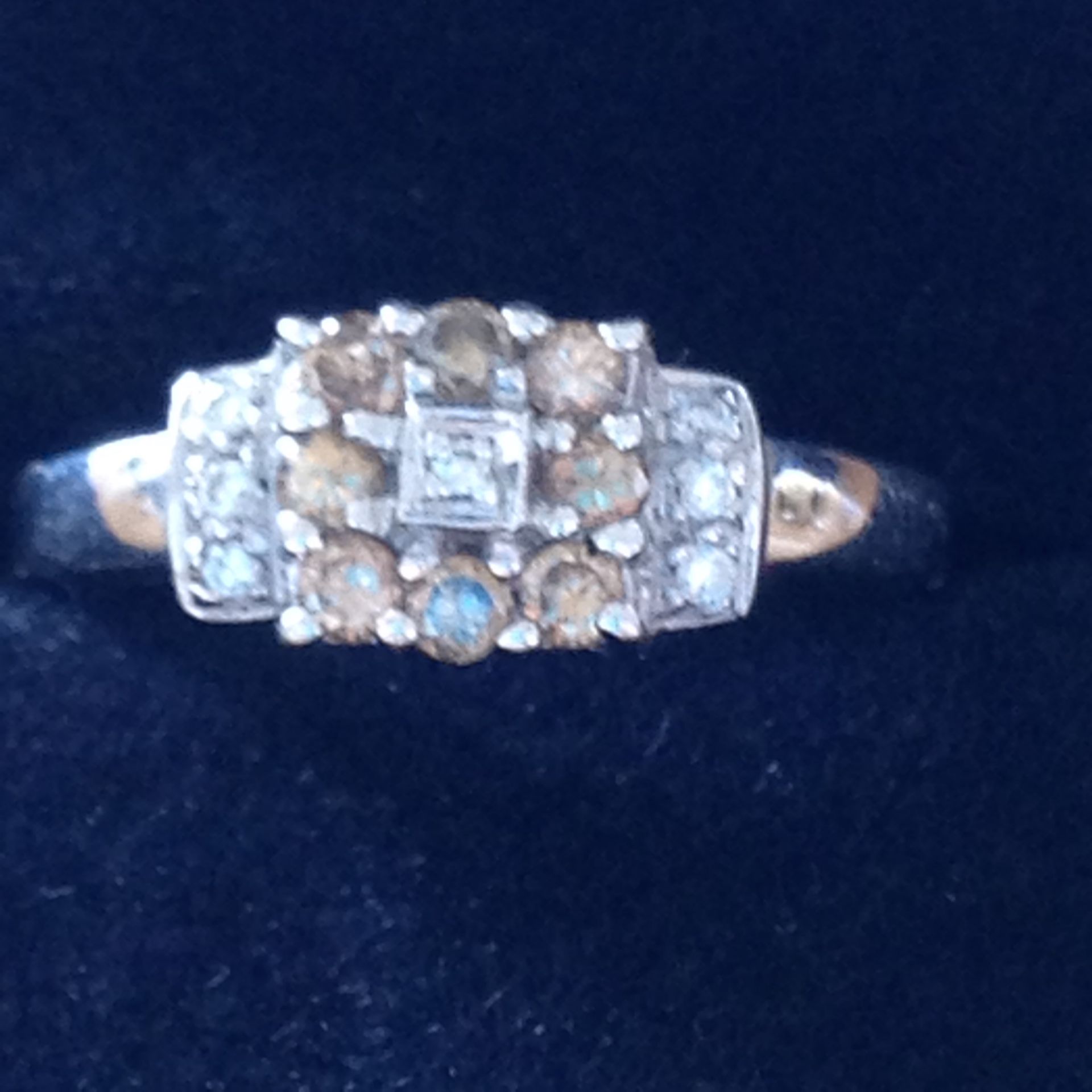 18ct White Gold ring with Champagne and White Diamonds