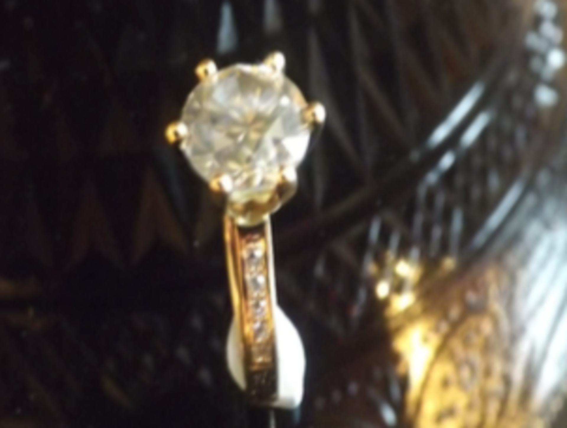 3ct Round Brilliant Cut Diamond set in 18ct gold band