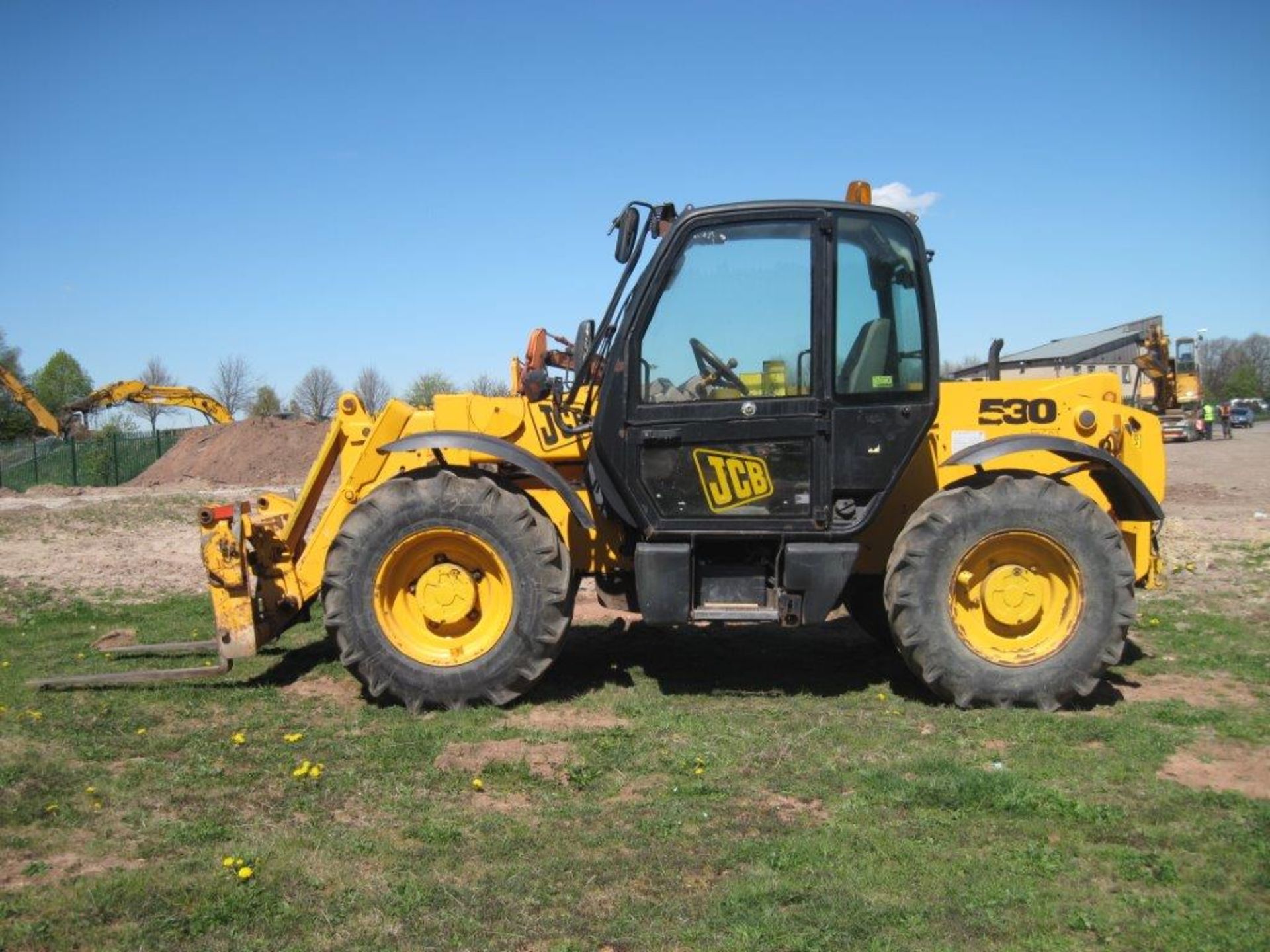 JCB 530-70 Telehandler_x00D_
2002, 4100 hours only, very good condition and rear pick up hitch