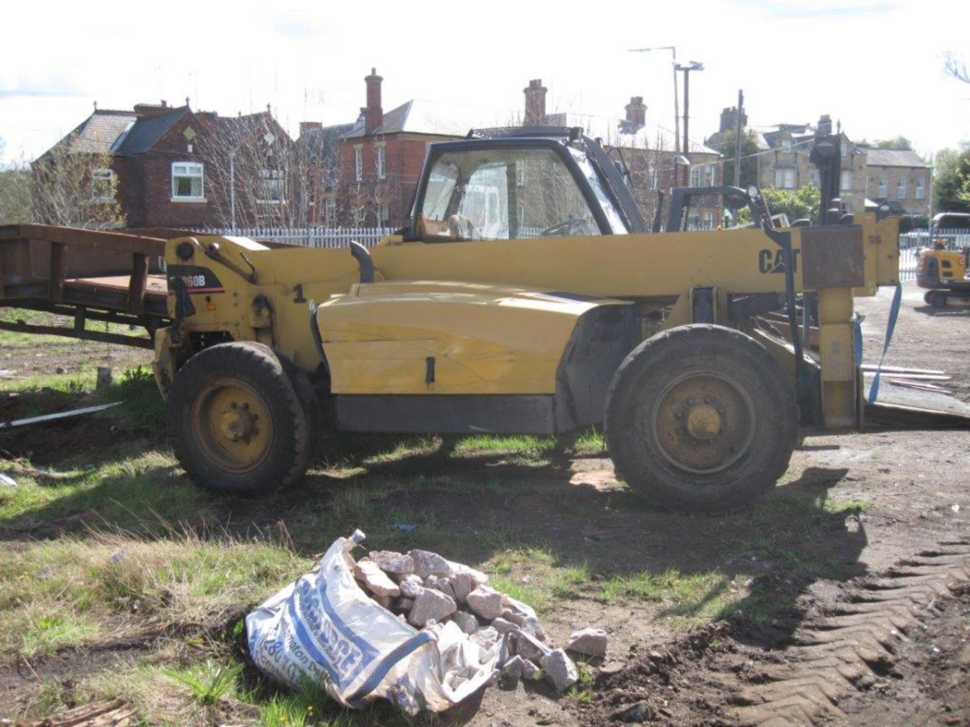 Caterpillar TH360 Telehandler_x00D_
2006, For spares or repairs, Few parts missing including valve