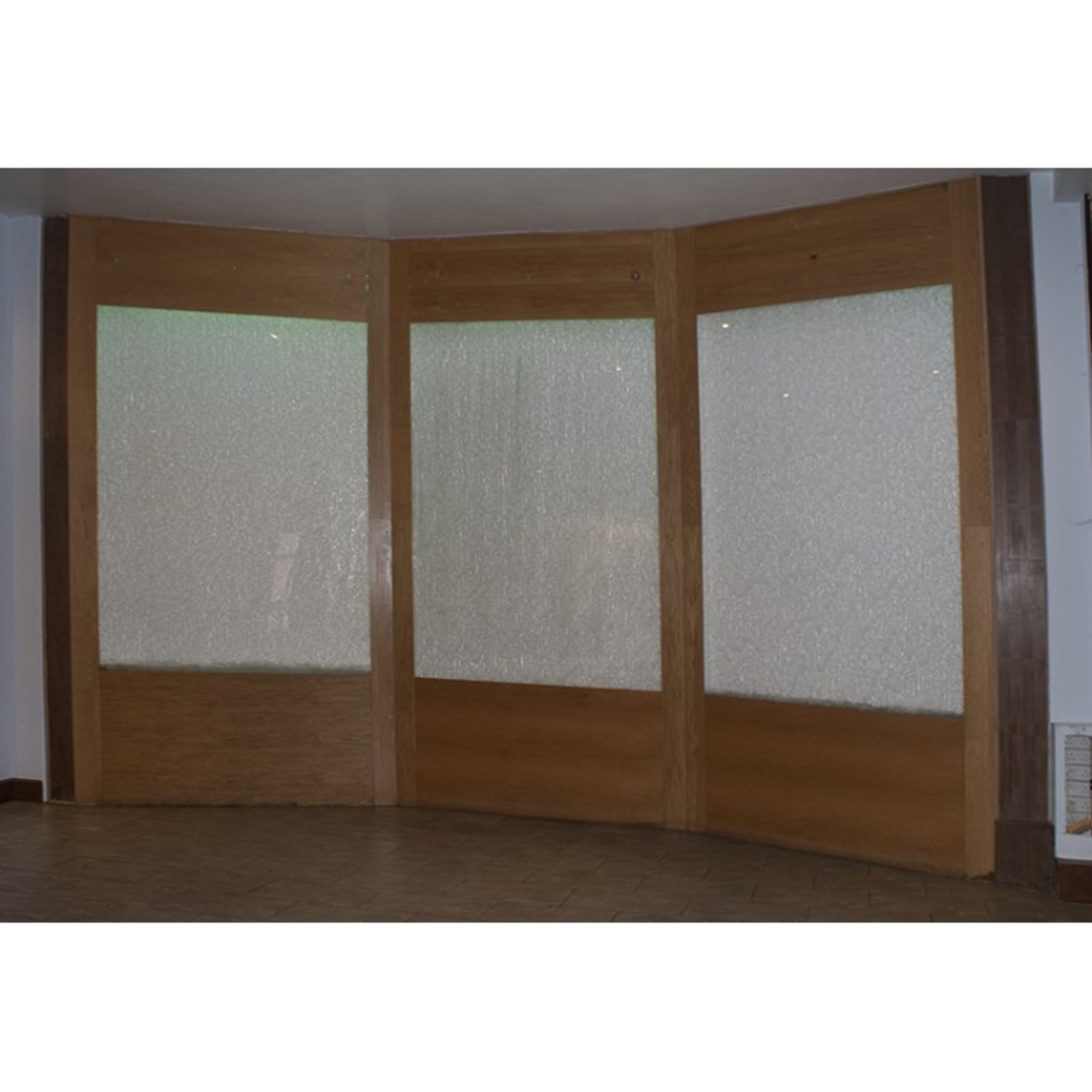 3 x Commercial Waterfall Enclosure

Including the enclosure & pumps to move the water. What you