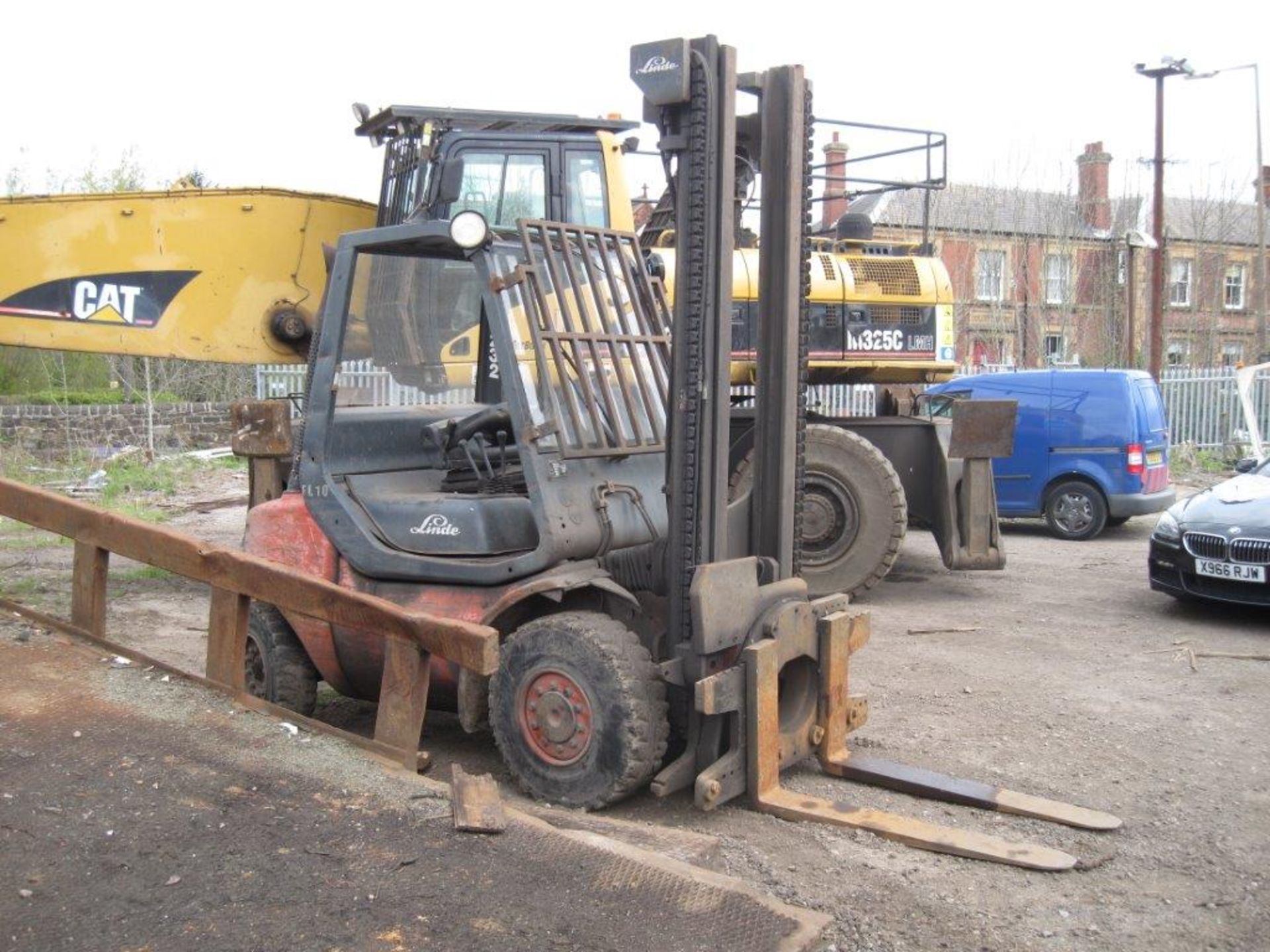 Linde H45D_x00D_
2003, direct from work 4.5 tonne diesel forklift, ring gear needs attention - Image 3 of 4