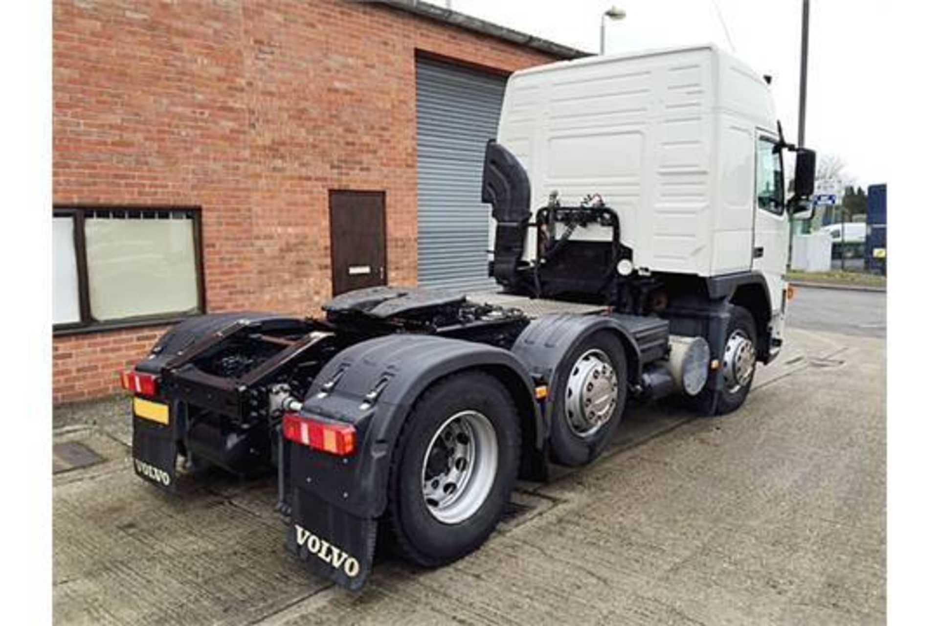 2006 (06) Volvo FM13-440 Globetrotter 6x2 - Image 3 of 5