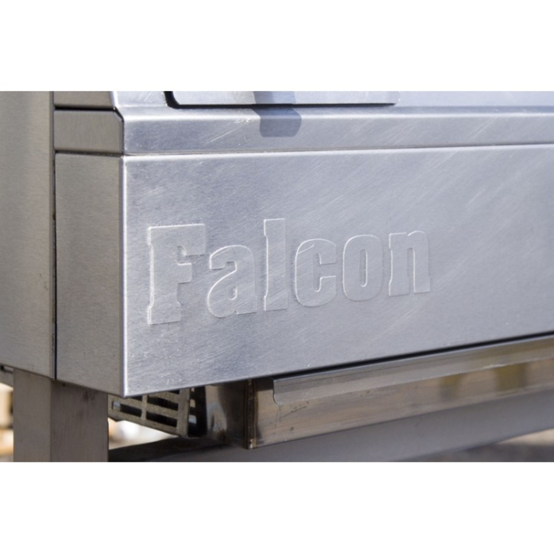 1 x  Falcon Griddle - Like New

Falcon Griddle with stainless steel stand and shelf. You will find - Image 3 of 7