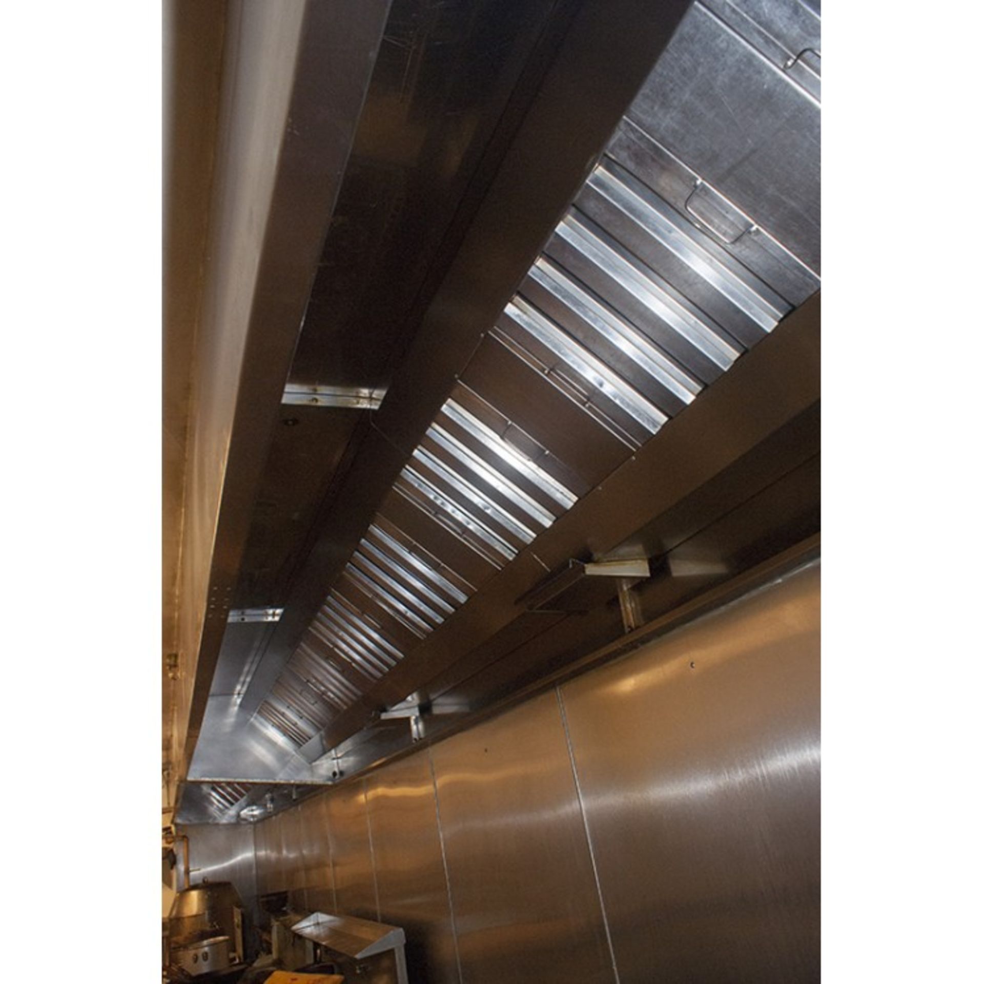1 x 24Ft Long Kitchen Extractor Canopy Including Filters - Image 2 of 3