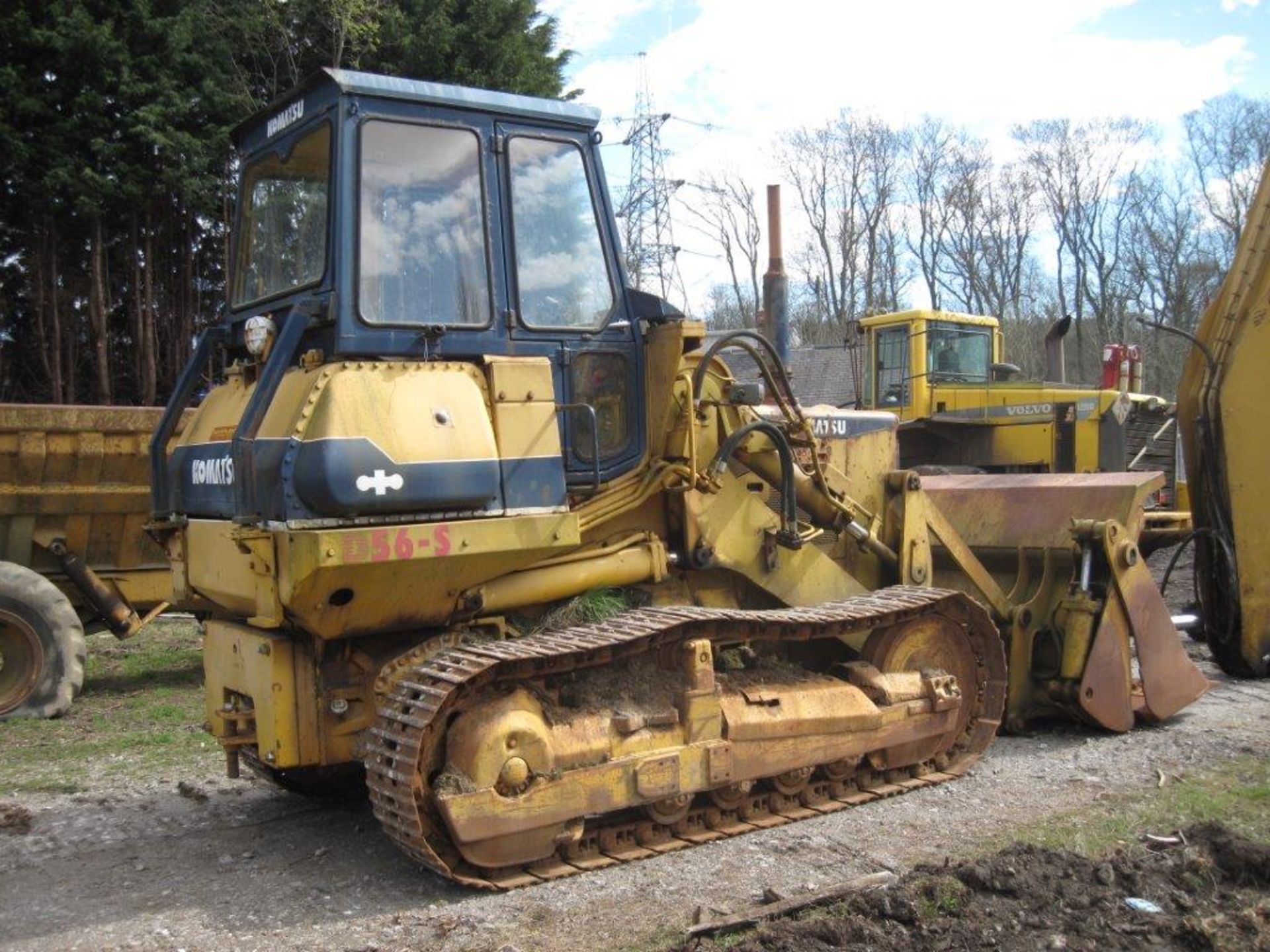 Komatsu Tracked Loading Shovel_x00D_
Good condition for age, 4 in 1 bucket with teeth and good - Image 2 of 6