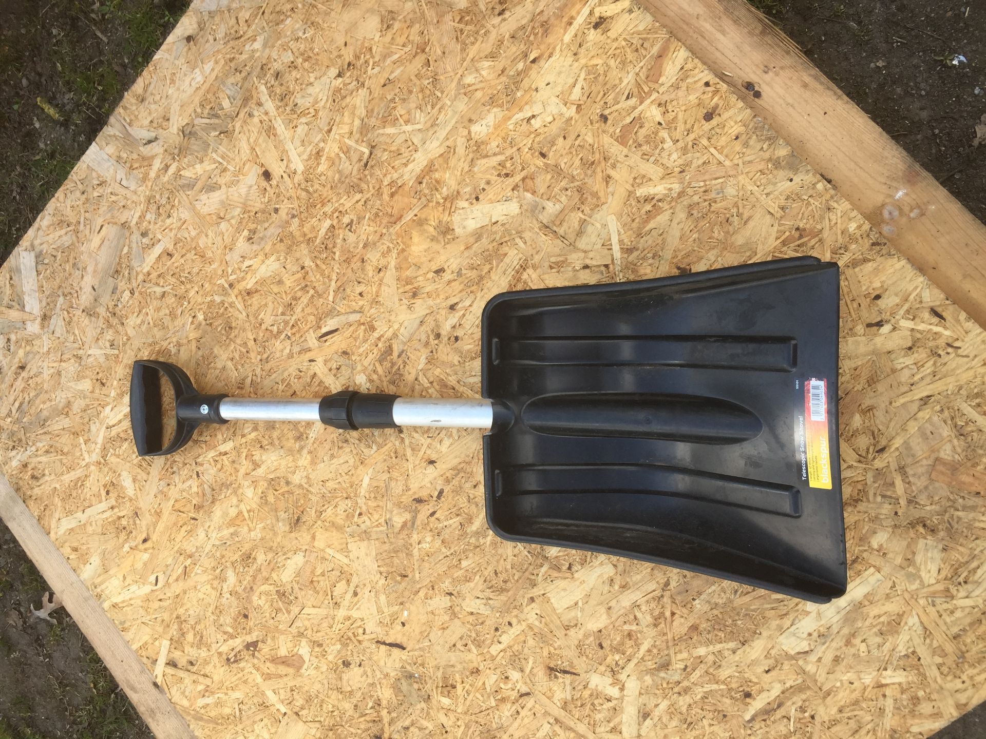 3 New And Unused Telescopic Handle Snow / Horse Manure Shovels