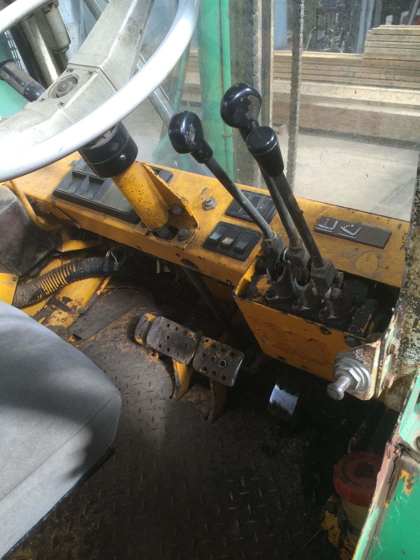 JCB 926 Lift Truck 4282 hours - old but in good working order, starts first time. (extension tines - Image 5 of 11