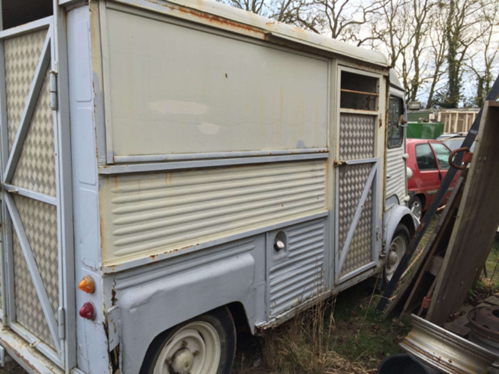 Citroen HY Van - not sure of year -  Petrol, I am assured by previous owner in France that it does - Image 4 of 18