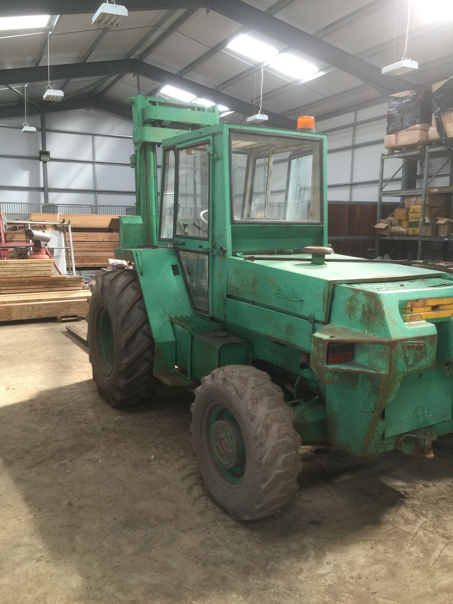 JCB 926 Lift Truck 4282 hours - old but in good working order, starts first time. (extension tines - Image 3 of 11