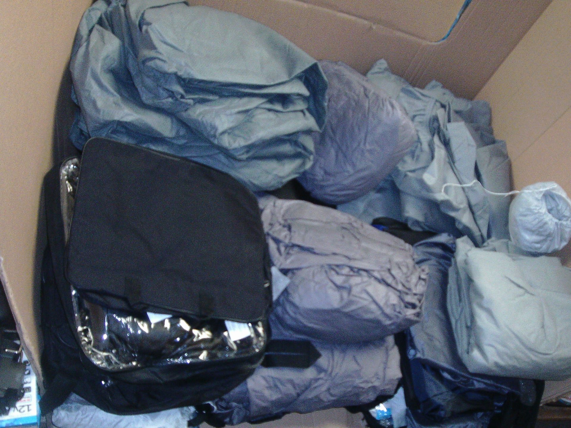 assortment of unknown size car cover sets - all unbagged - various colours -unsorted  large amount - Image 2 of 2