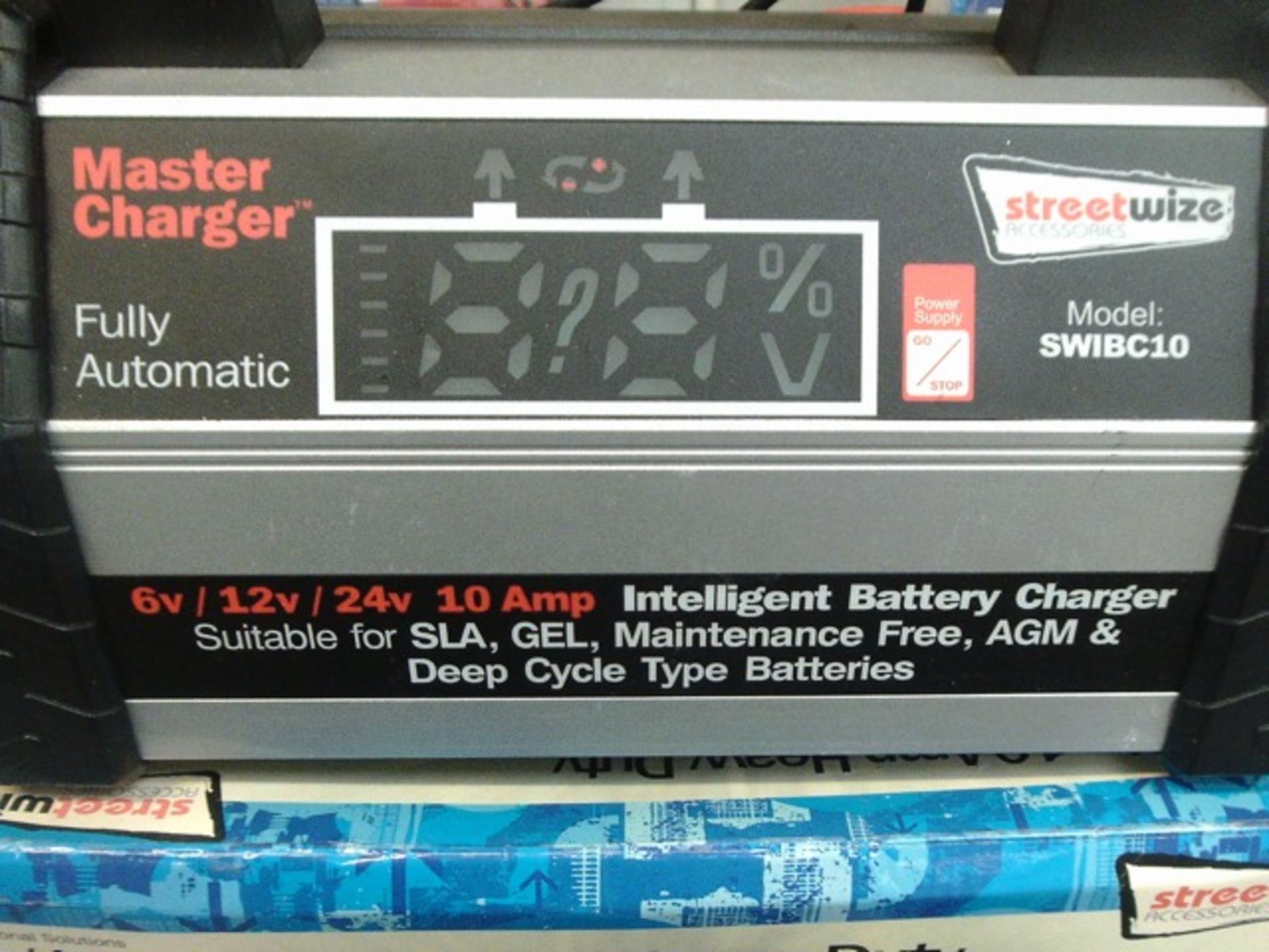 Un Boxed Streetwise 6/12/24 Volt 10 amp intelligent Heavy Duty Automatic battery charger rrp £ 89 .