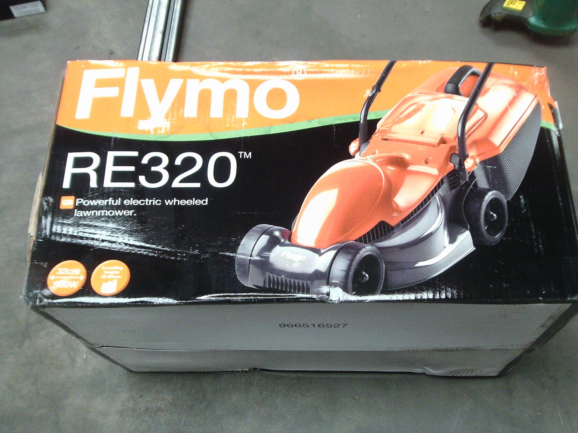 New Flymo RE320 - damage packaging item never out of box