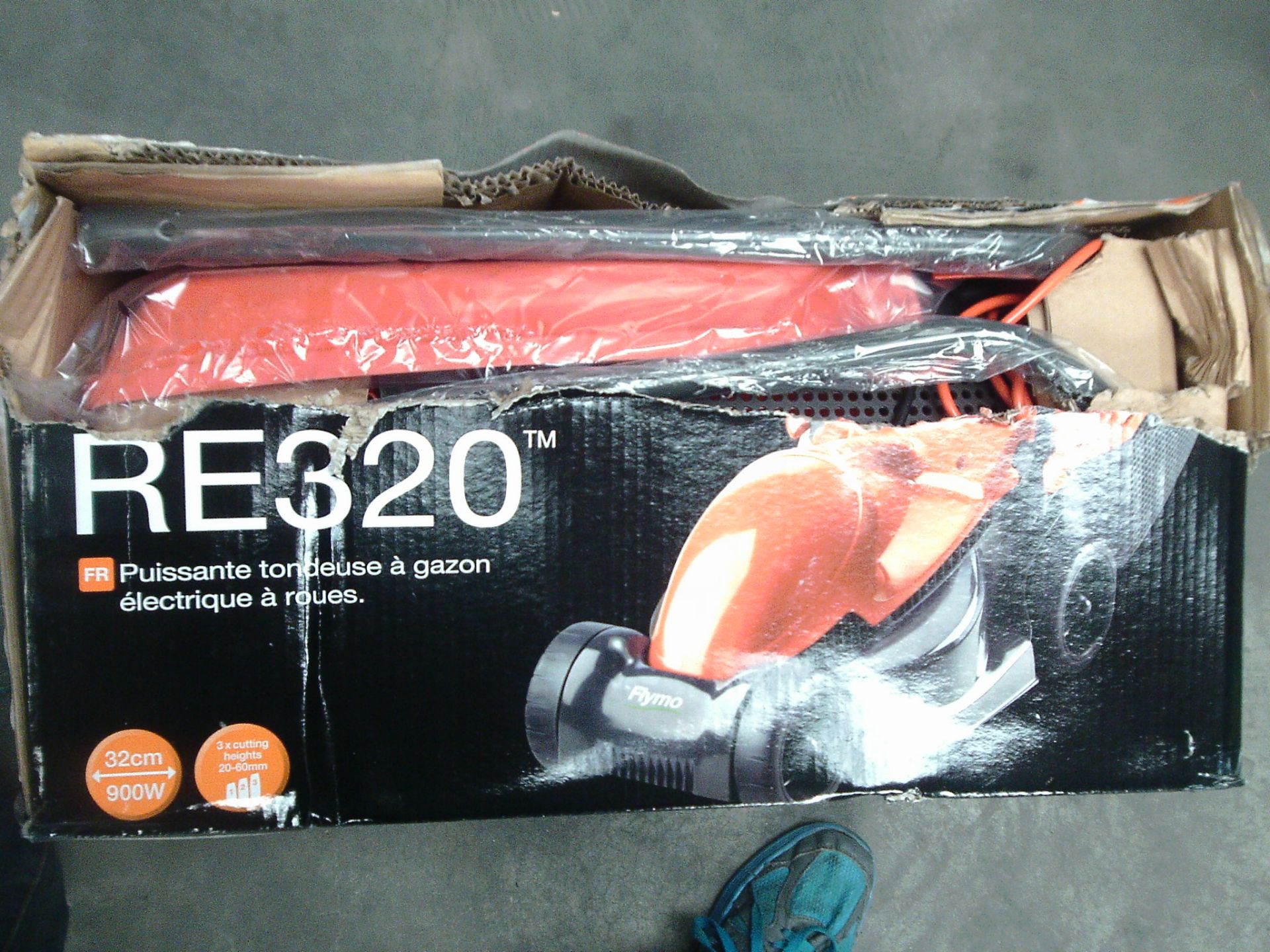 New Flymo RE320 - damage packaging item never out of box - Image 2 of 3