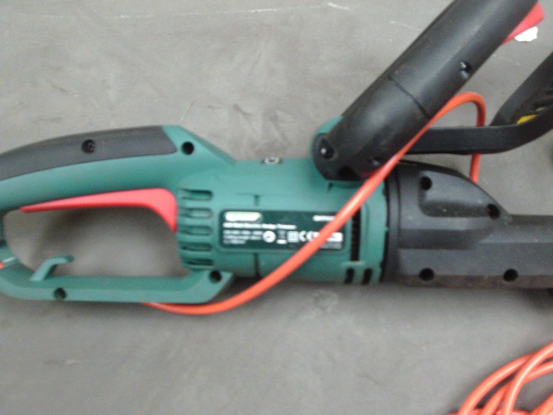 Qualcast electric hedge trimmer - tested working - Image 2 of 4