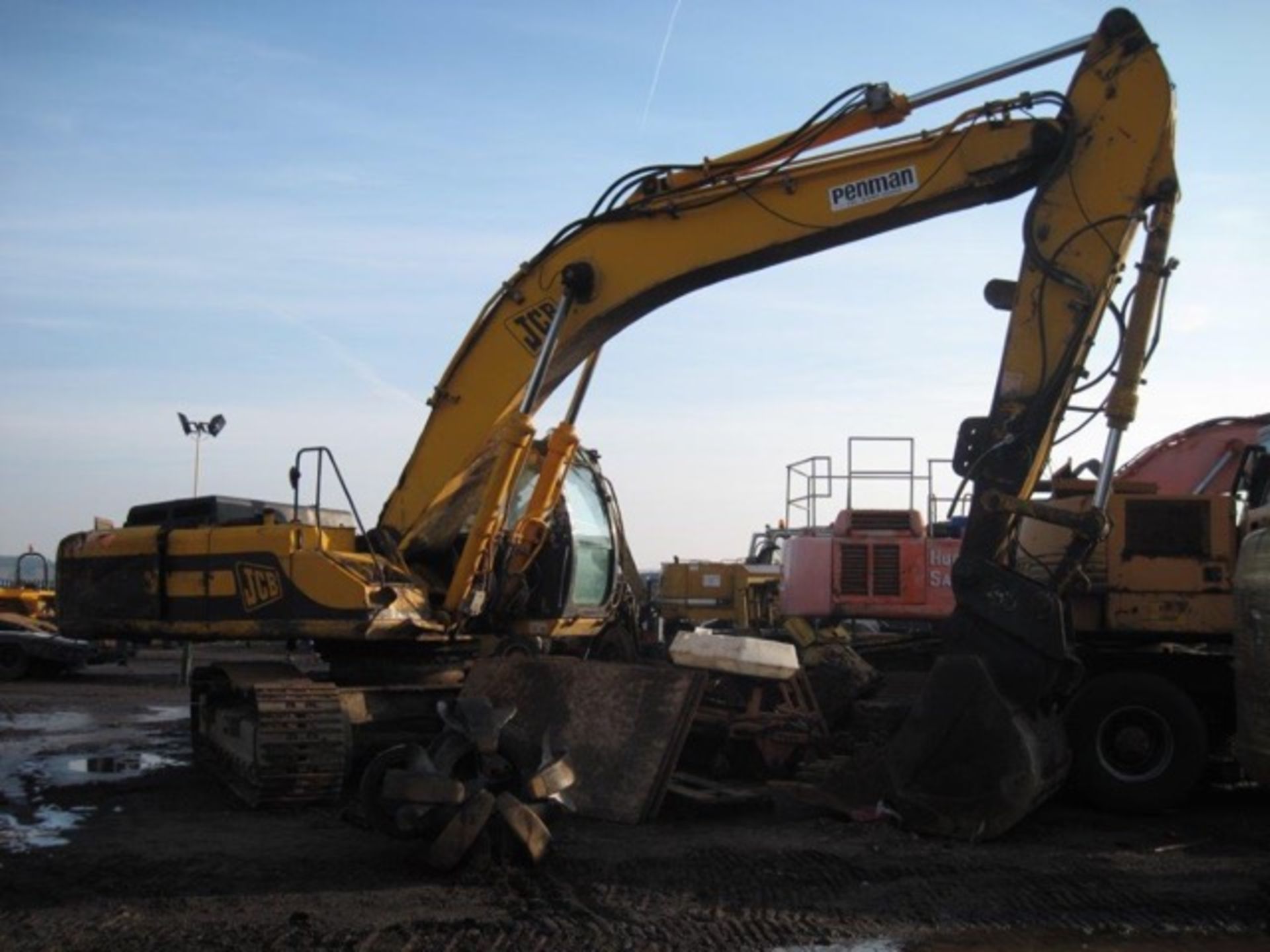 JCB JS330
2000
Good condition, hammer line, hitch and big digging bucket