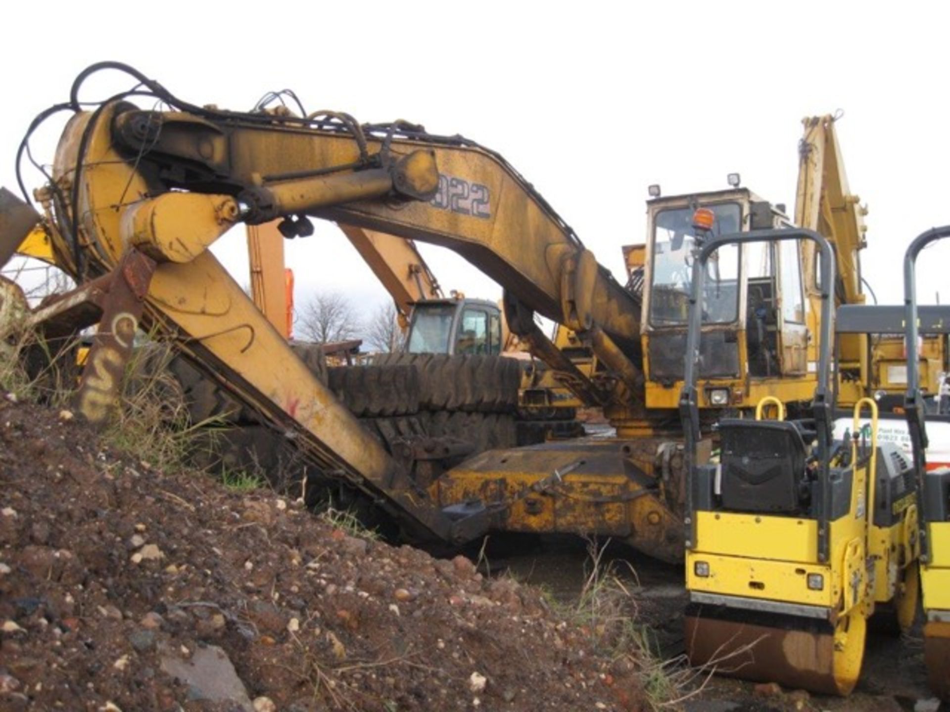 Liebherr 922 Boom, Dipper and Rams
Complete rehandling boom setup in good condition