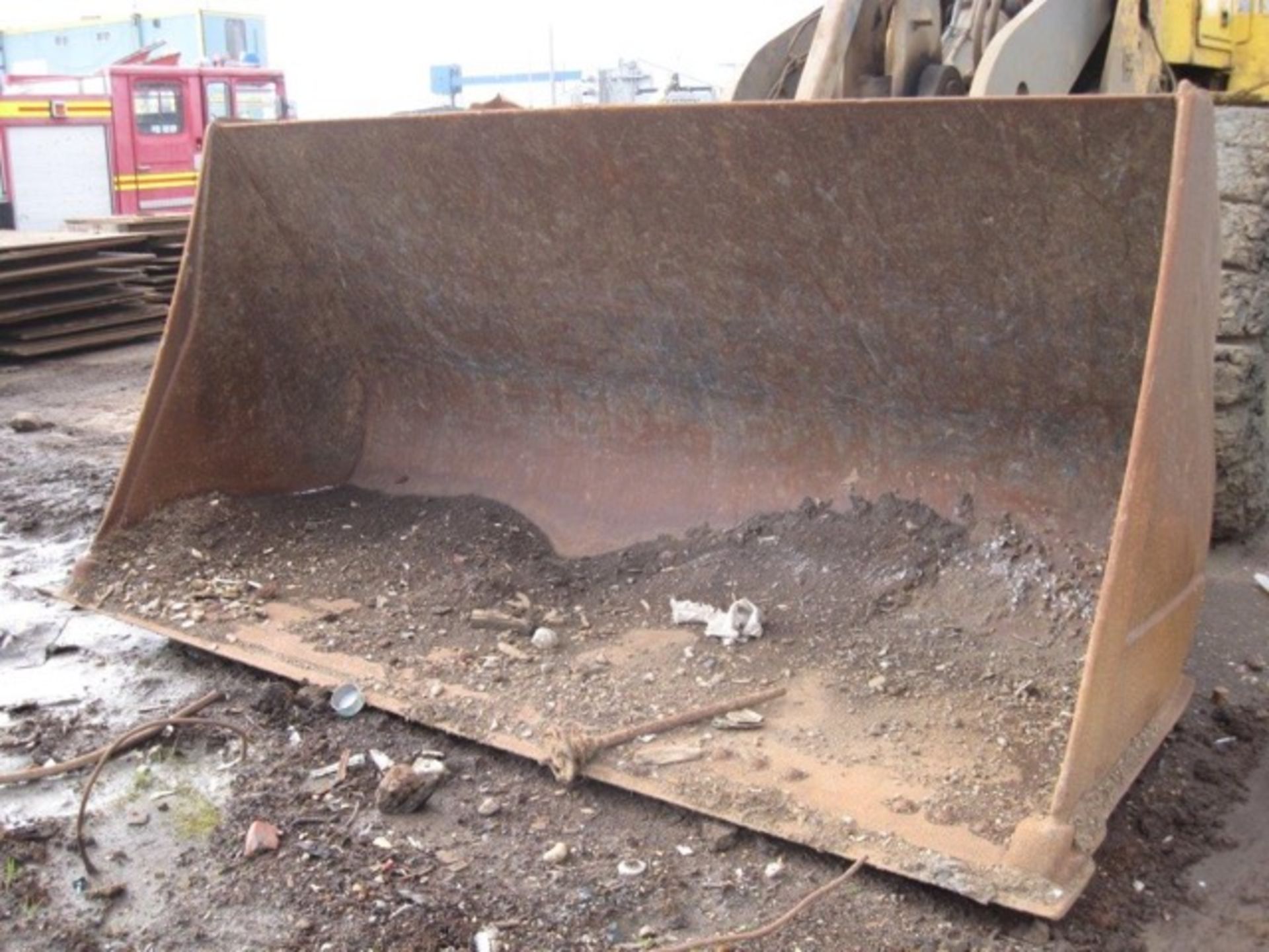 Volvo L220D Loading Shovel
1999 and direct from work, one owner from new, good bucket and solid - Image 4 of 4