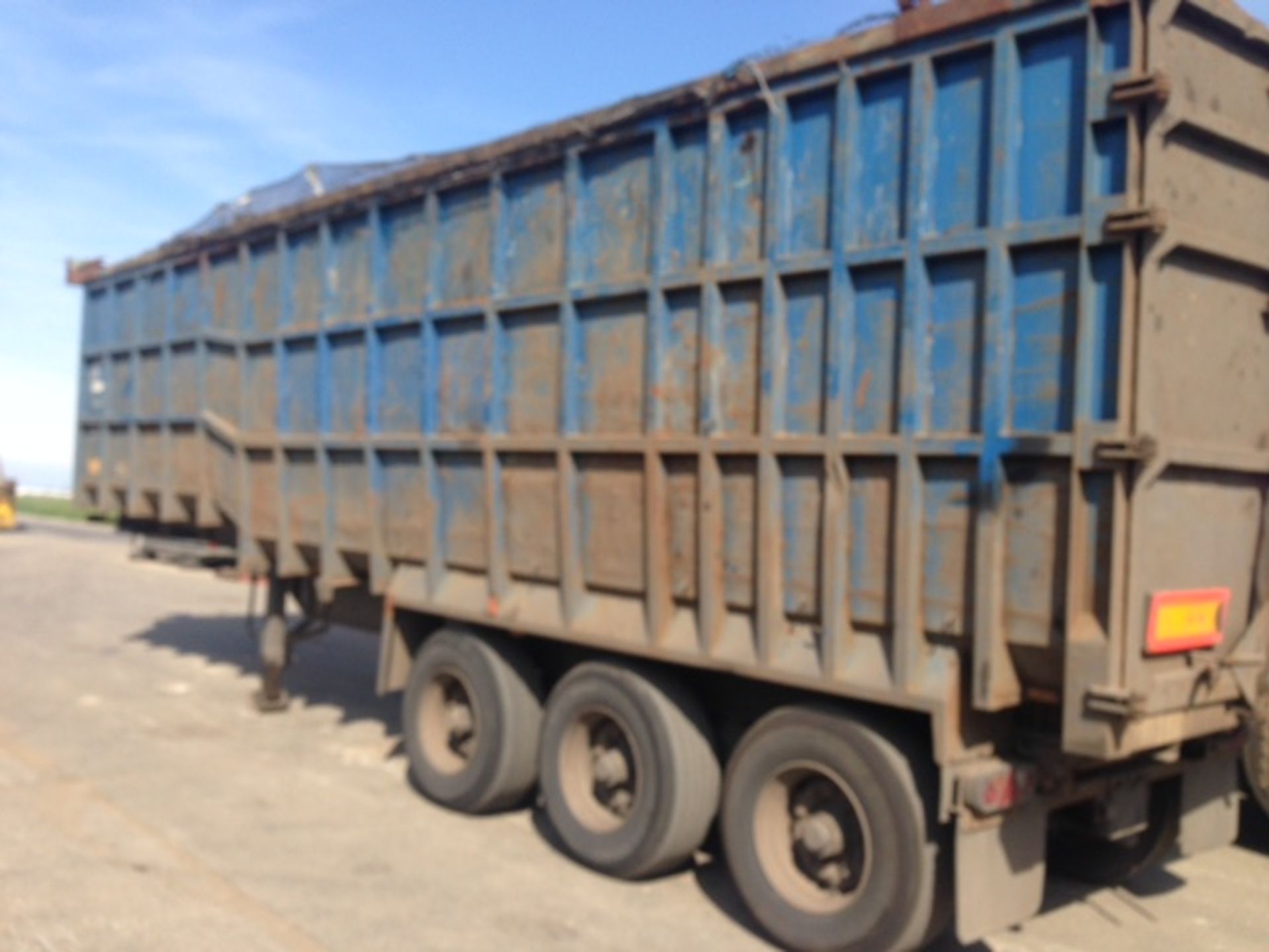 2010 swan steel body tipper,