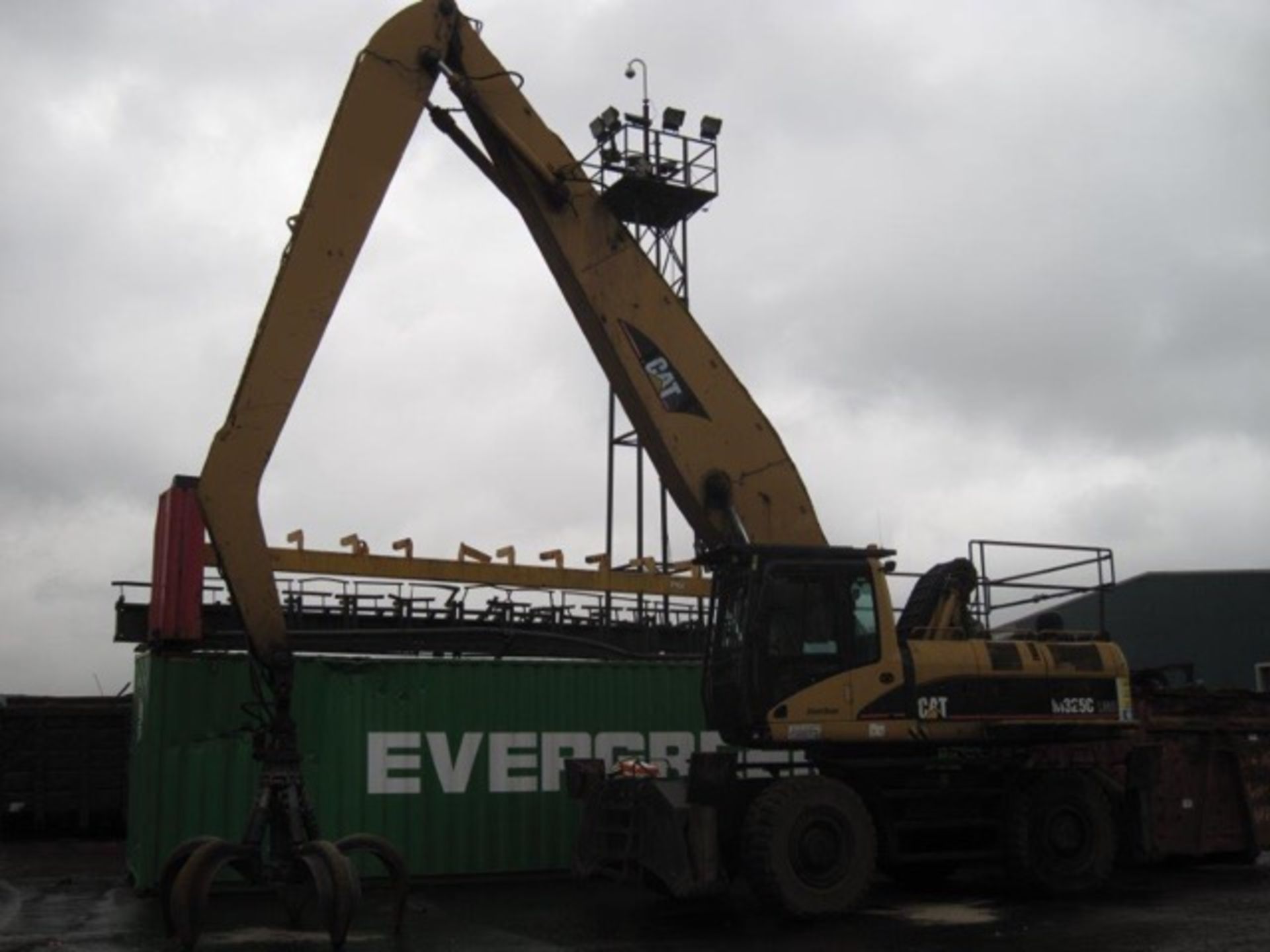 Caterpillar 325C LMH
2005, very good condition, hydraulic raising cab, long reach rehandling arm, - Image 5 of 6