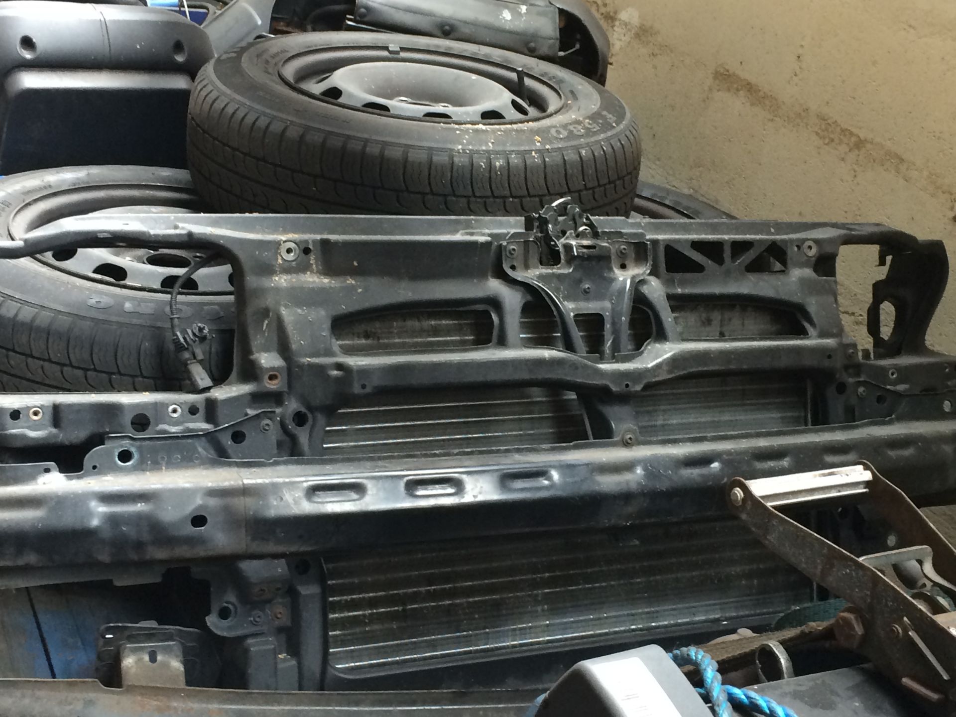 VW golf match mk4 Parts 1.6SR 5door steel wheels grey interior - Image 2 of 7