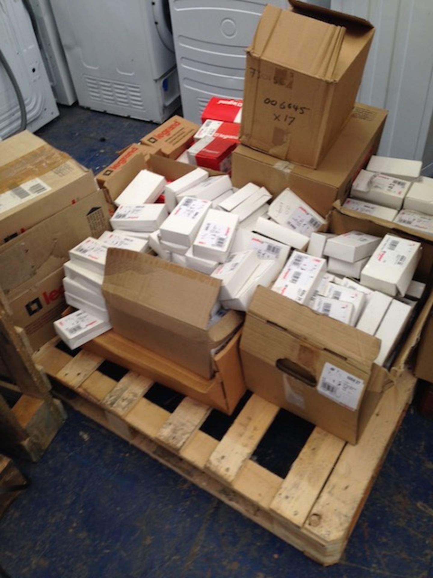 Joblot of Legrand brand new boxed MCB's and various switches Total Legrand cost price over £180,000 - Image 2 of 8