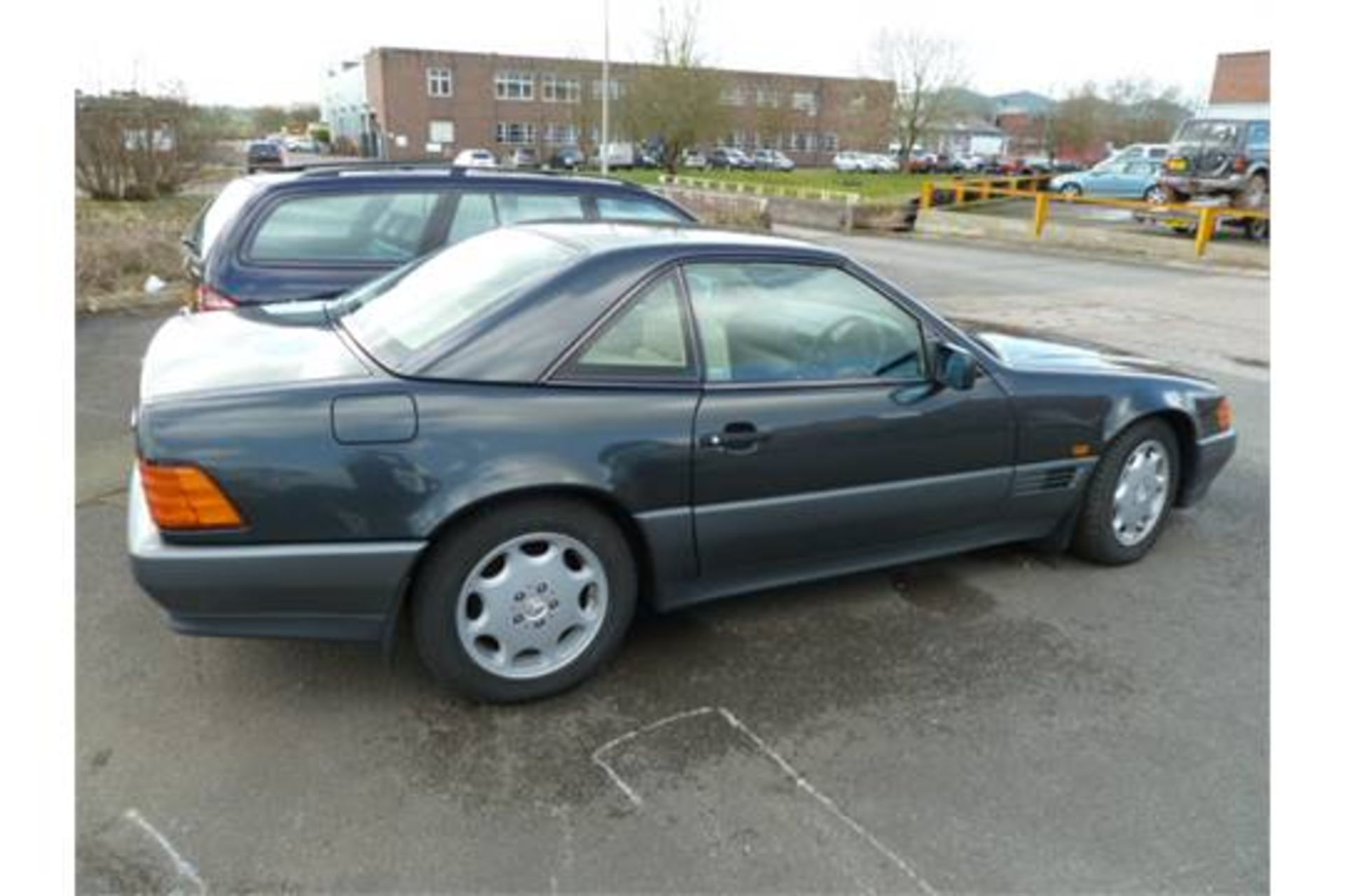 Merc sl500.  1994 Advised mileage 160000 Reg l116 muj 2 door convertible cream leather interior - Image 5 of 8