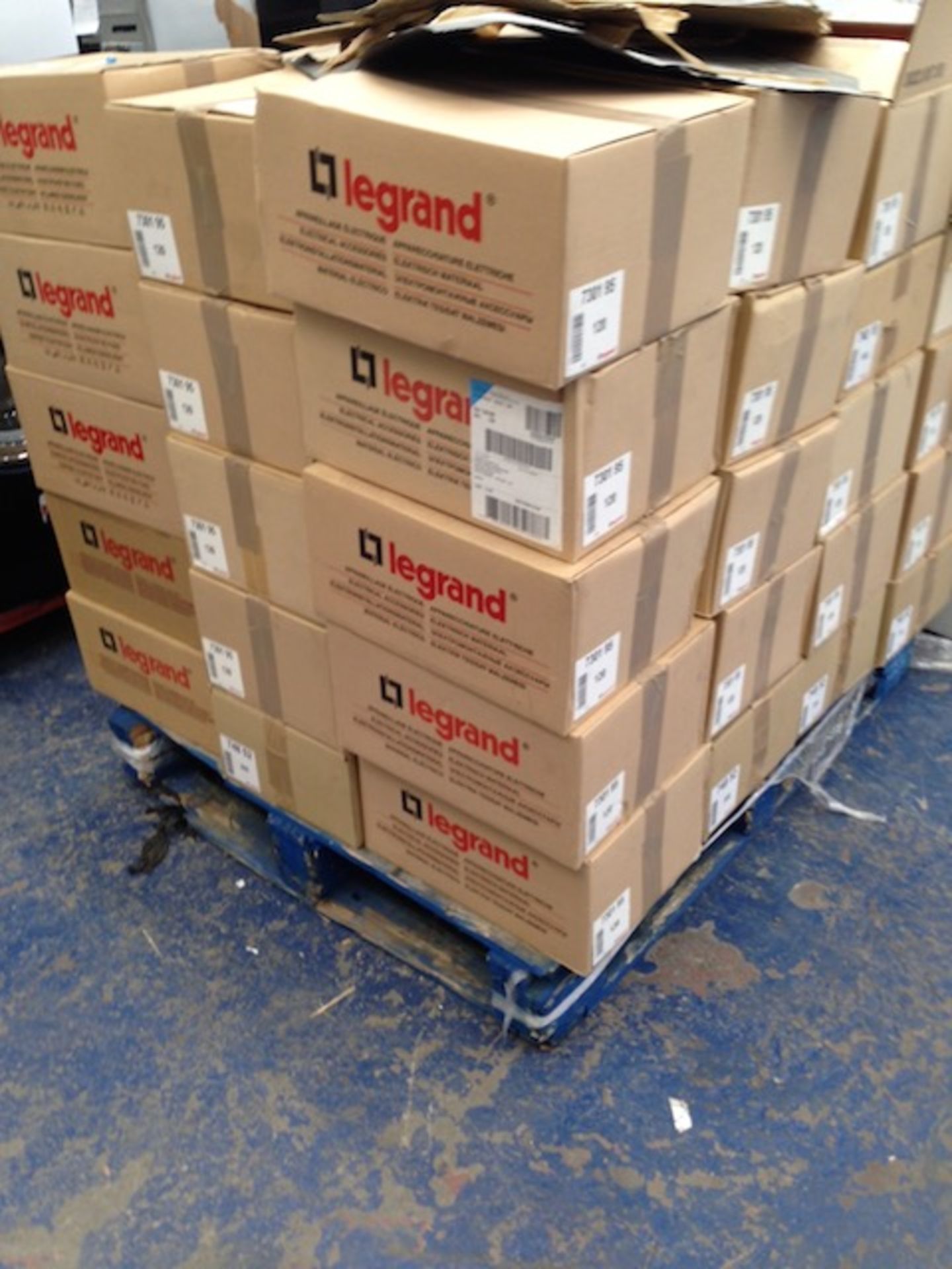 Joblot of Legrand brand new boxed MCB's and various switches Total Legrand cost price over £180,000 - Image 4 of 8