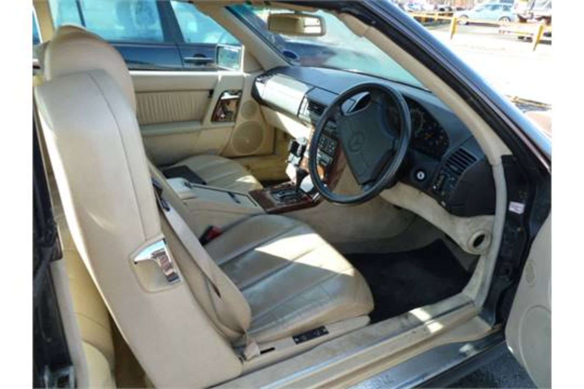 Merc sl500.  1994 Advised mileage 160000 Reg l116 muj 2 door convertible cream leather interior - Image 7 of 8