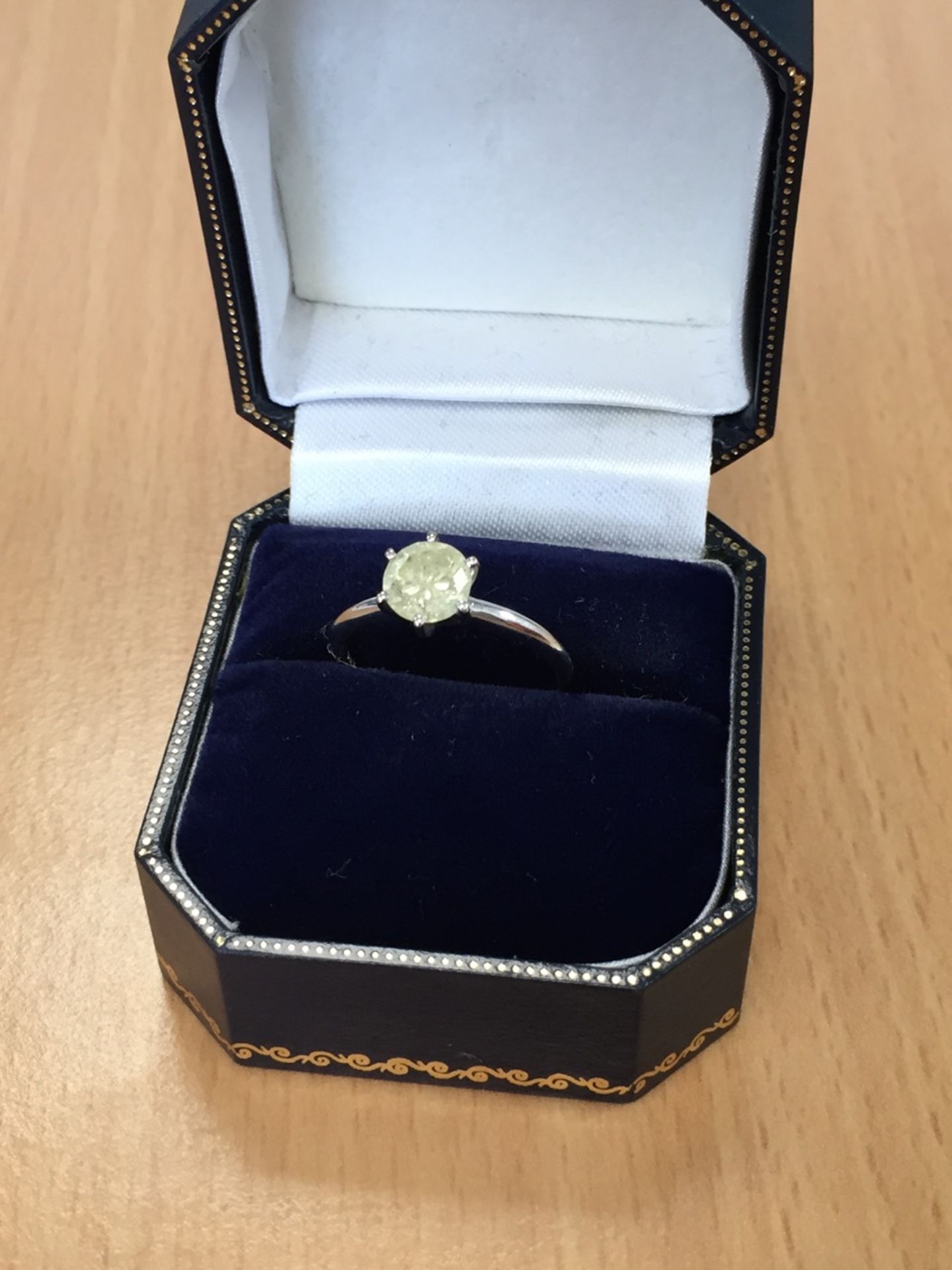 1.1 Carat Diamond - Solitaire Engagement Ring - Image 12 of 12