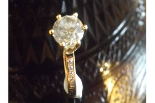 A 3 Carat DIAMOND RING claw-set and centred with a Round brilliant-cut Fancy Coloured diamond. - Image 3 of 4