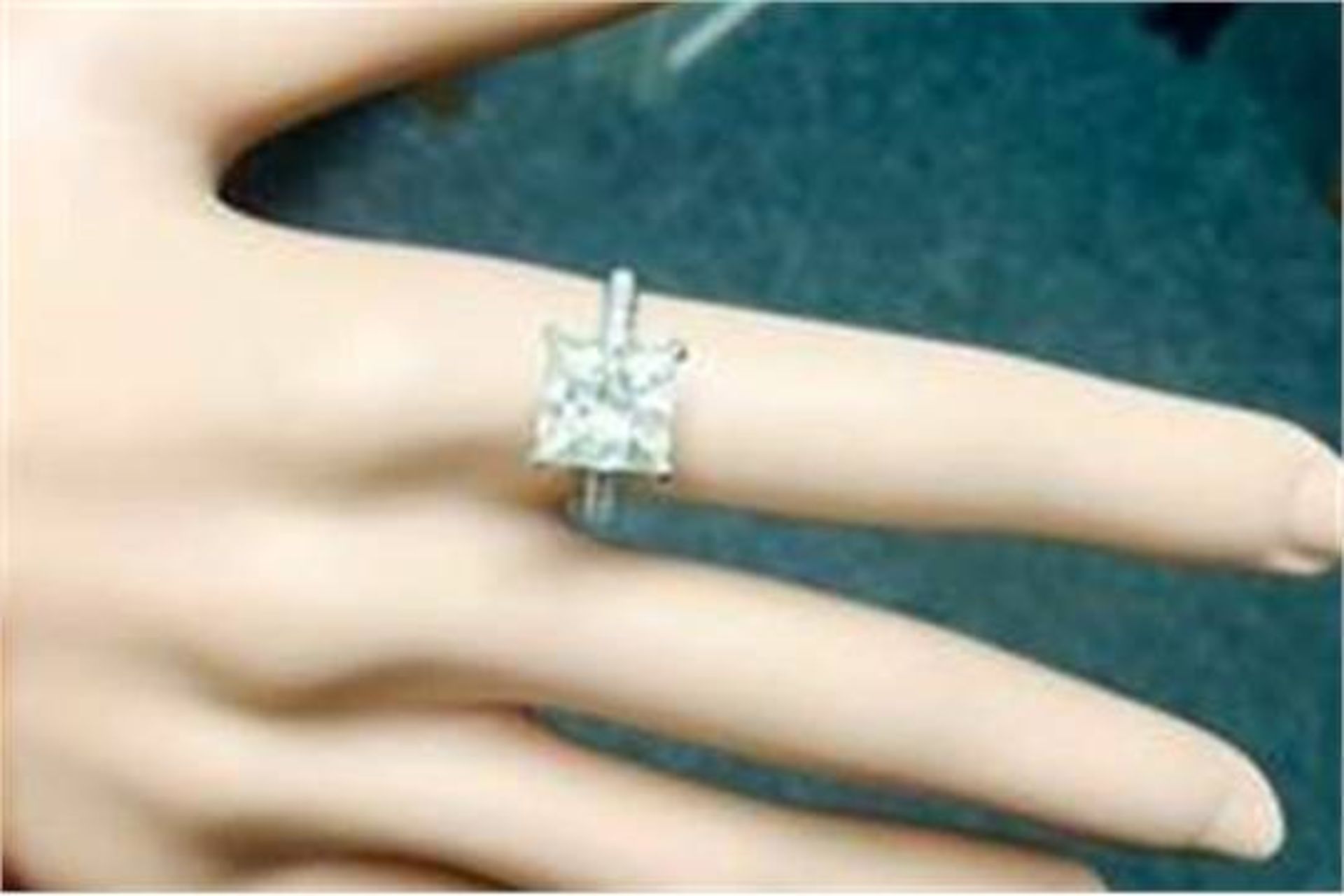 4.80ct Diamond Ring set in 14ct white gold. - Image 3 of 6