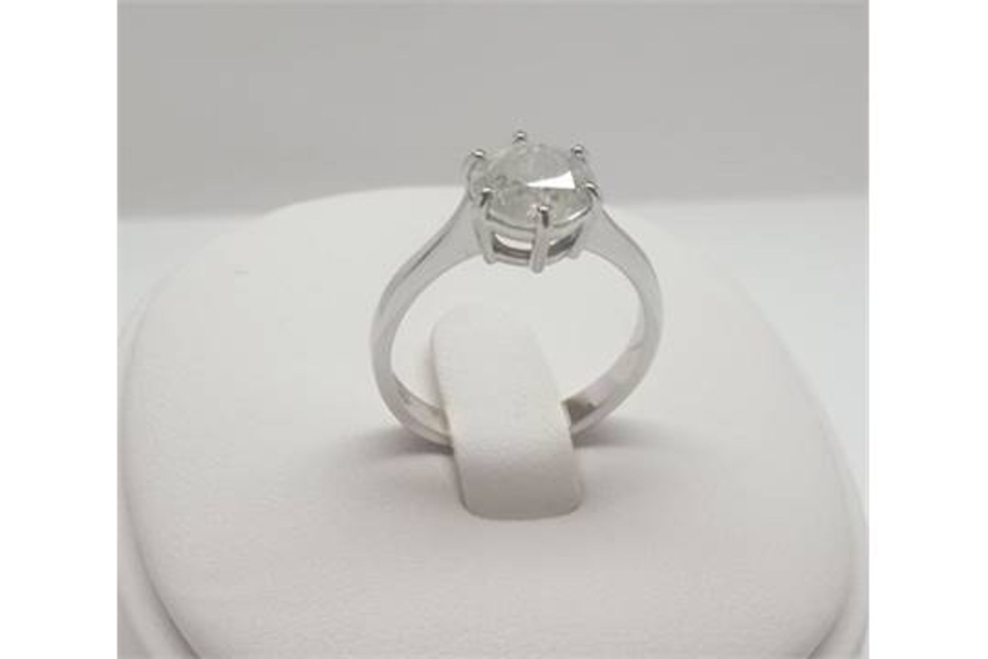 A 2.0 Carat Diamond Ring. This auction is for Diamond ring set in 9K white gold, - Image 2 of 2