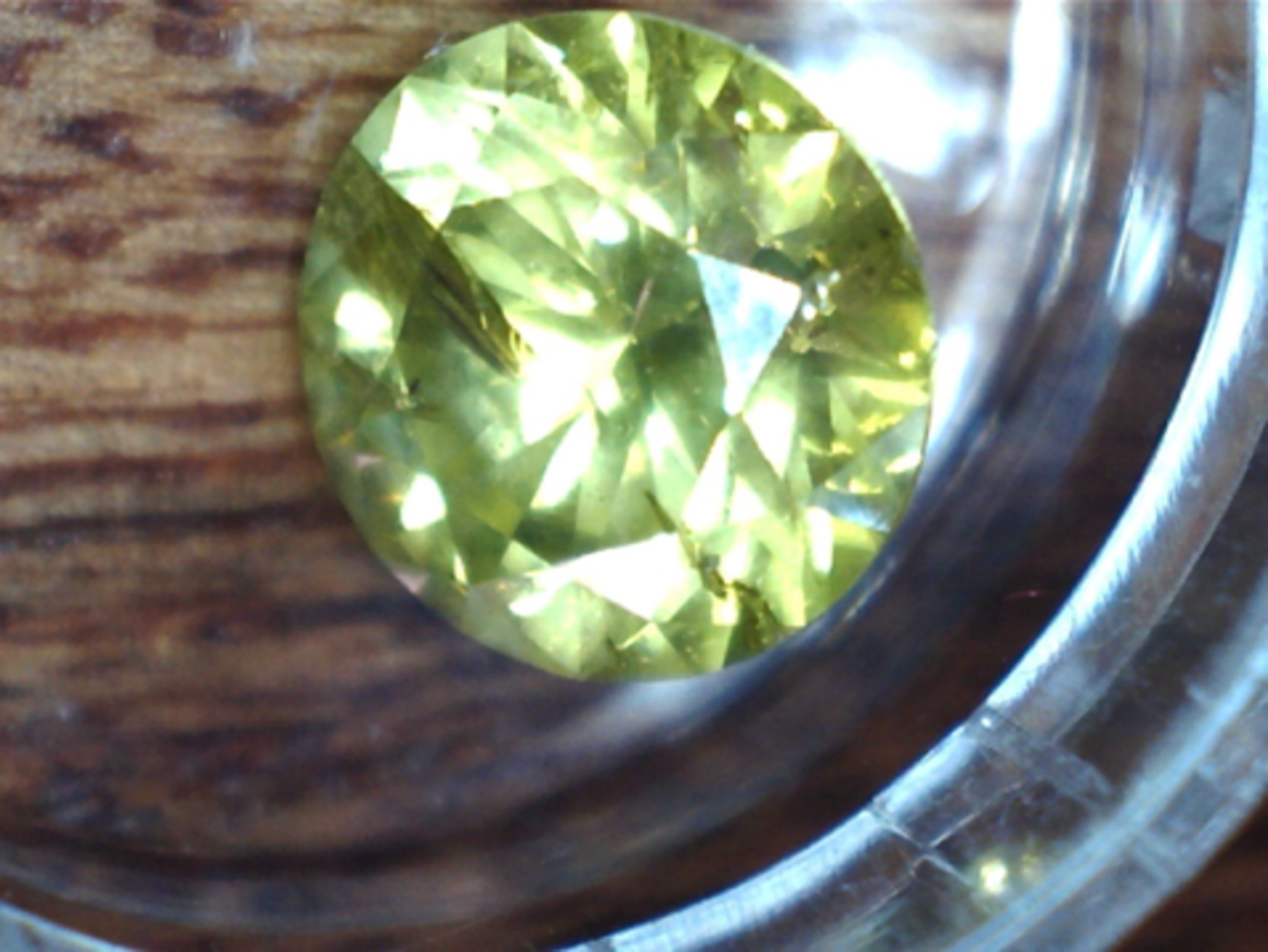 1.54 carat Round yellow diamond
