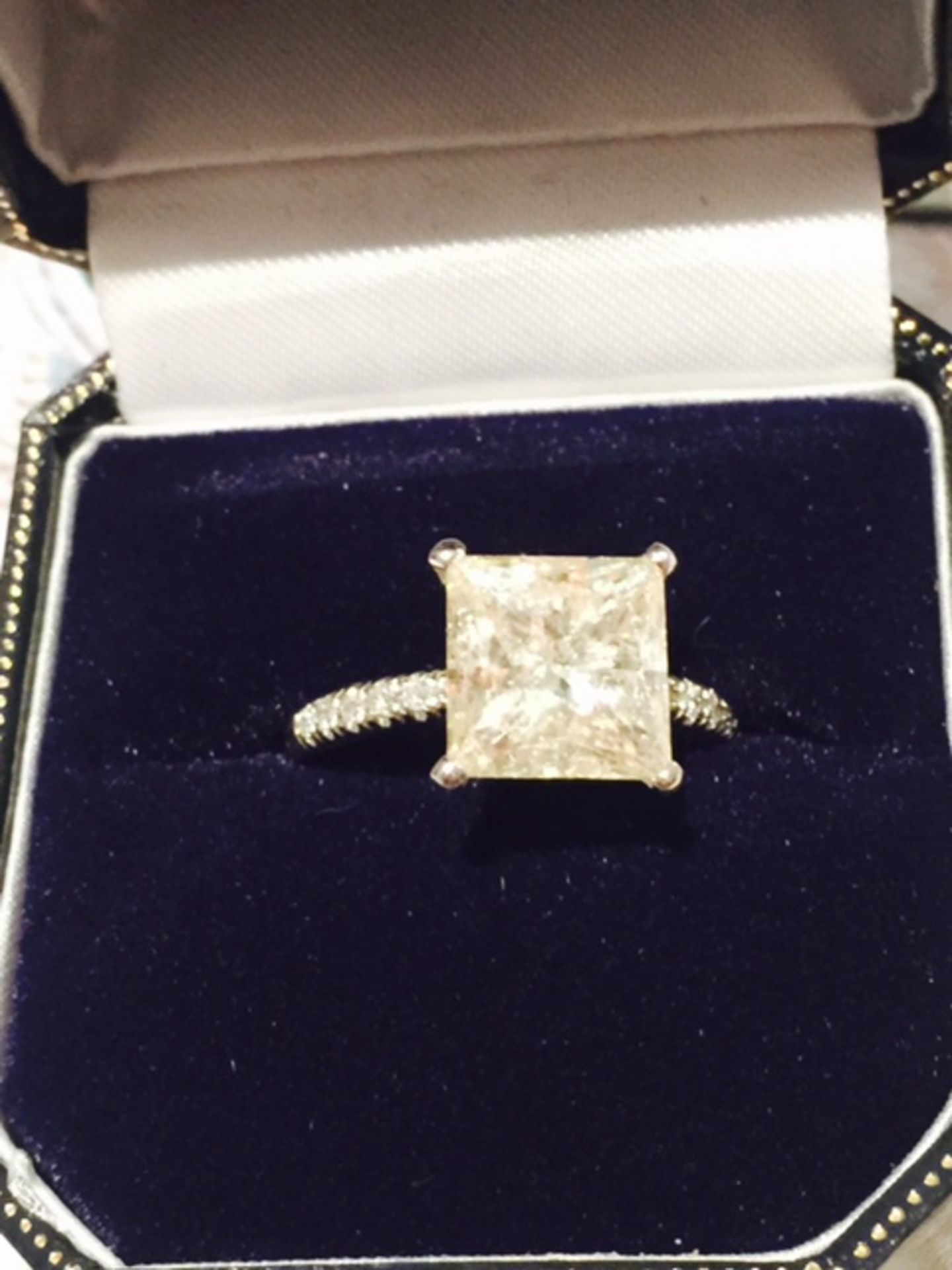 4.80ct Diamond Ring set in 14ct white gold. - Image 6 of 6